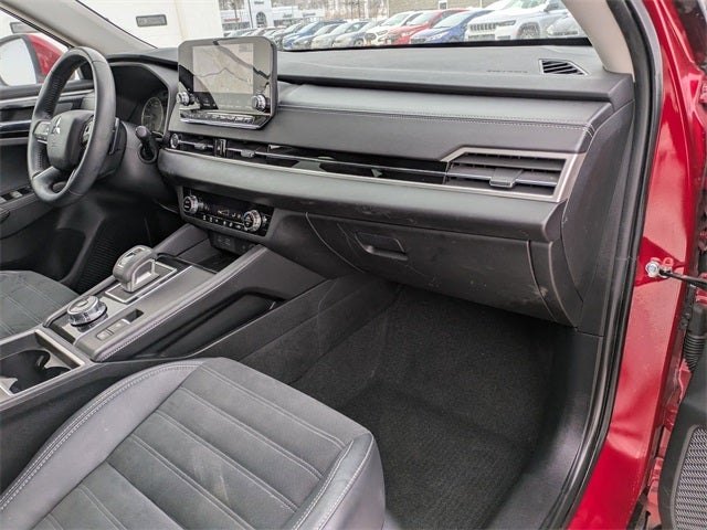 2022 Mitsubishi Outlander SE