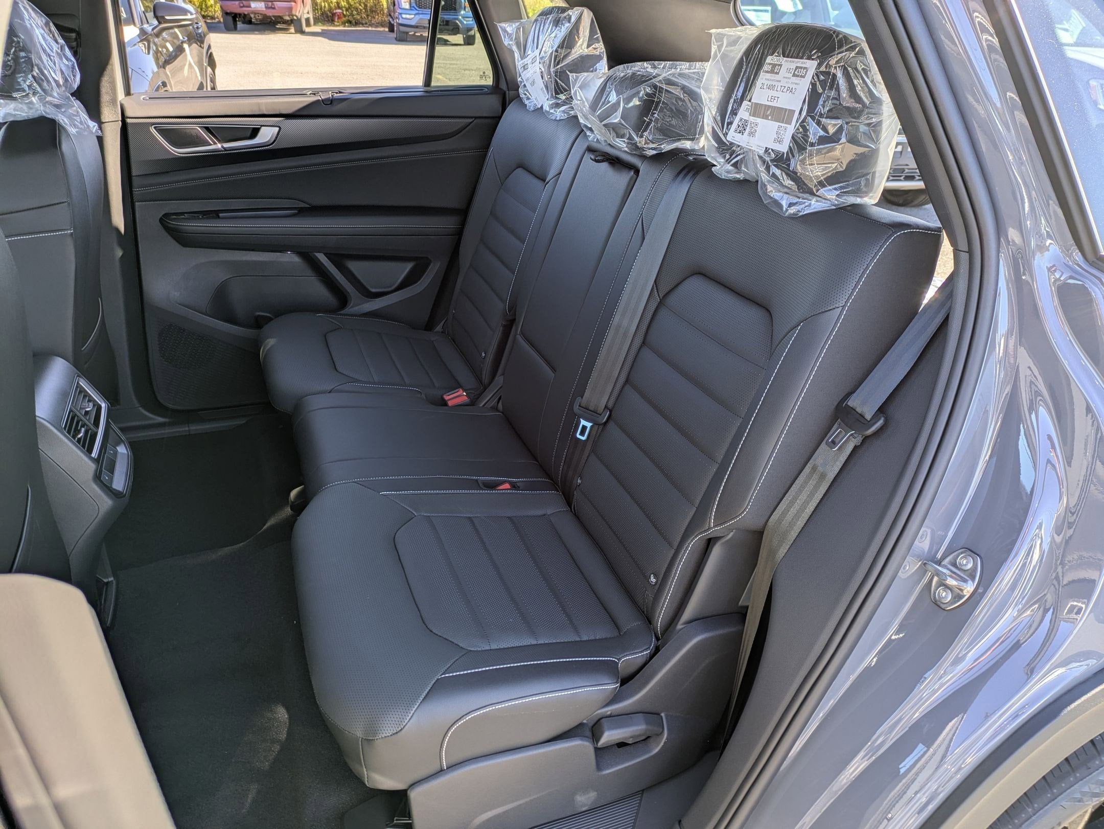 2026 Volkswagen Atlas Cross Sport 2.0T SEL R-Line Black