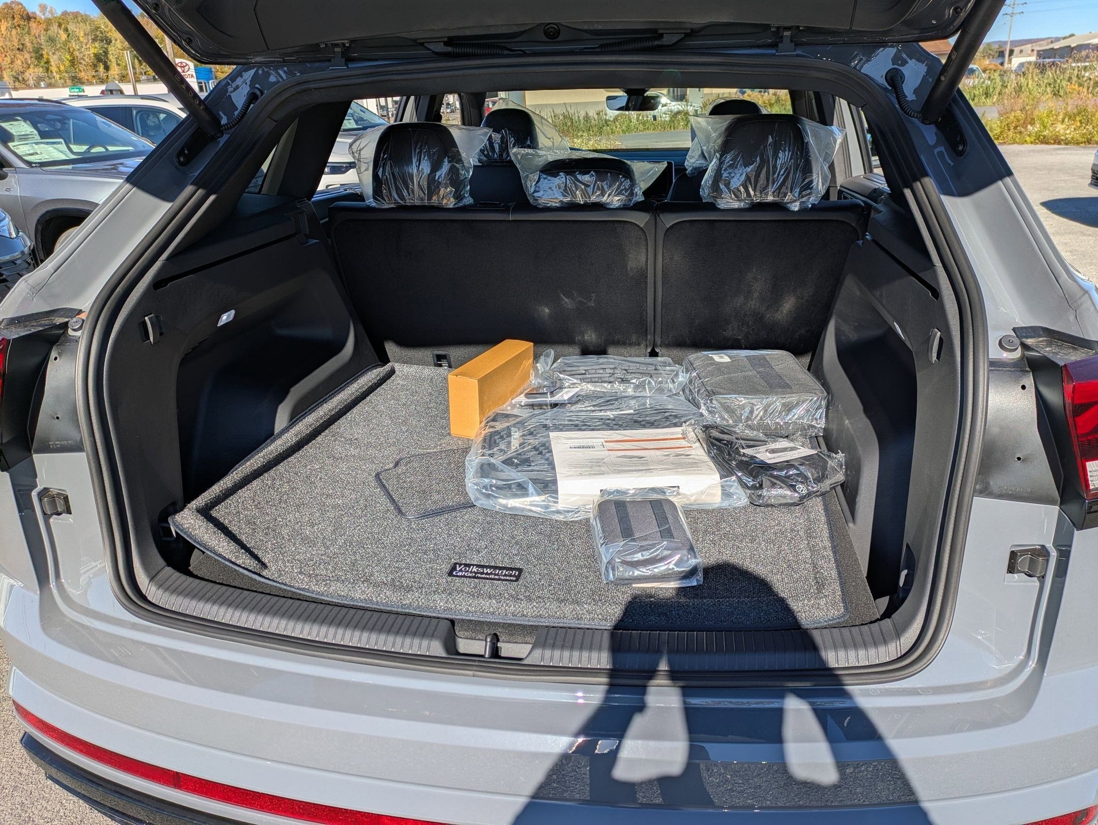 2026 Volkswagen Atlas Cross Sport 2.0T SEL R-Line Black