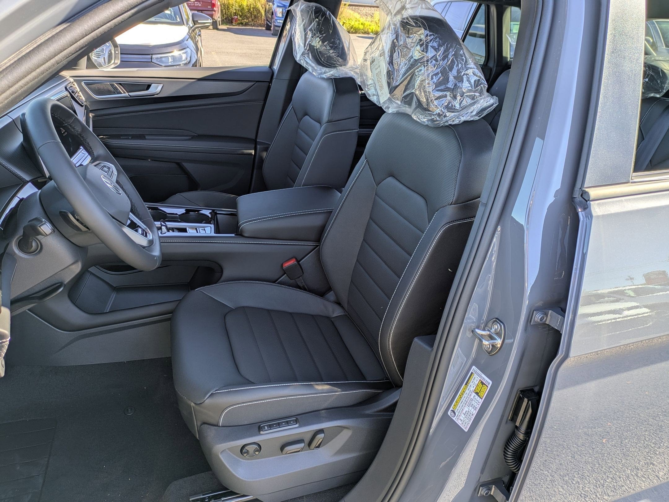 2026 Volkswagen Atlas Cross Sport 2.0T SEL R-Line Black