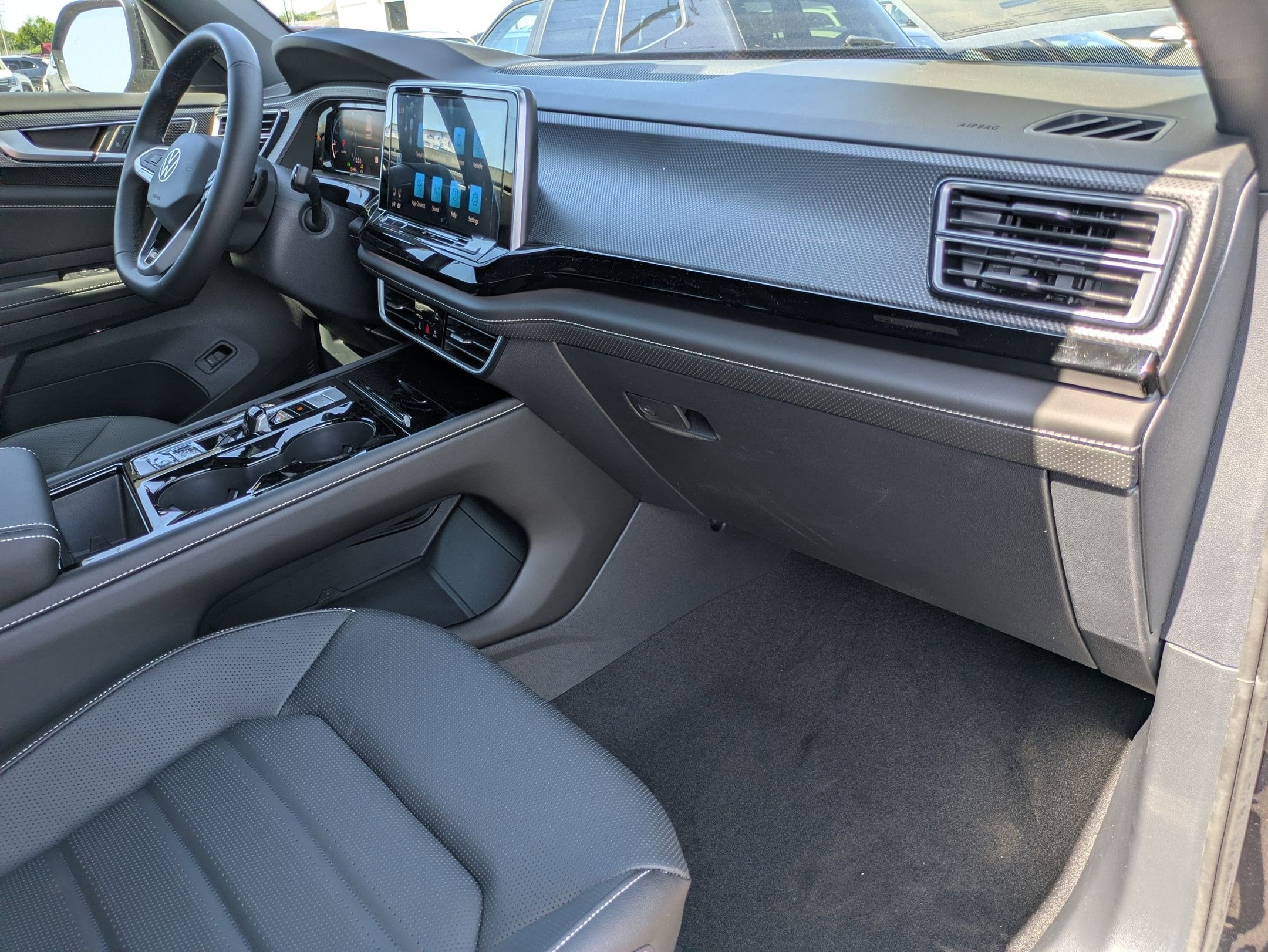 2026 Volkswagen Atlas Cross Sport 2.0T SEL R-Line Black