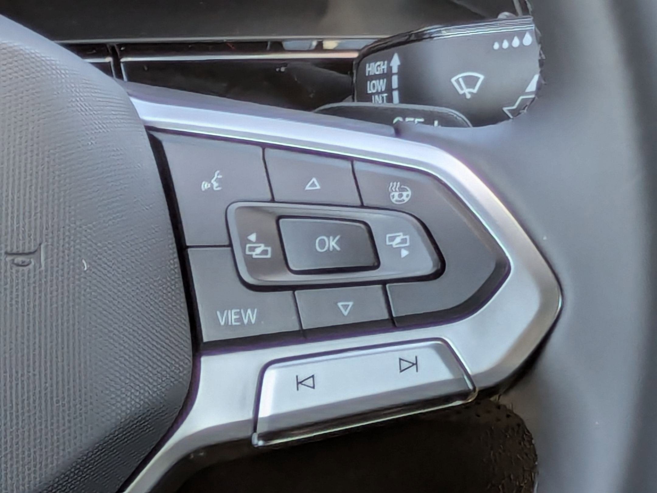 2026 Volkswagen Atlas Cross Sport 2.0T SEL R-Line Black