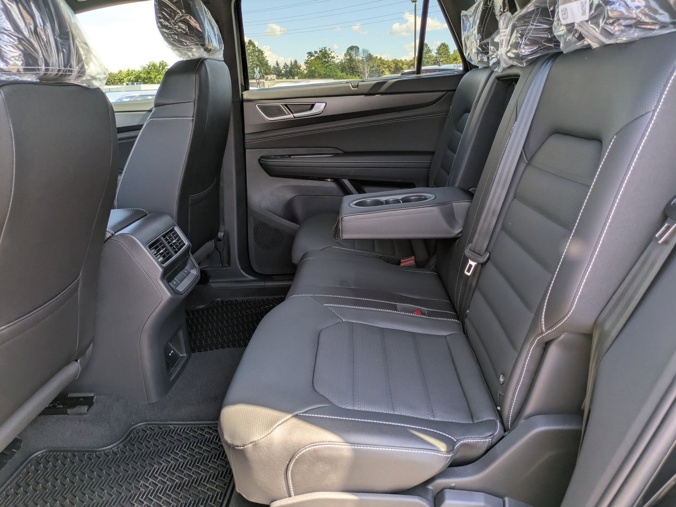 2026 Volkswagen Atlas Cross Sport 2.0T SEL R-Line Black