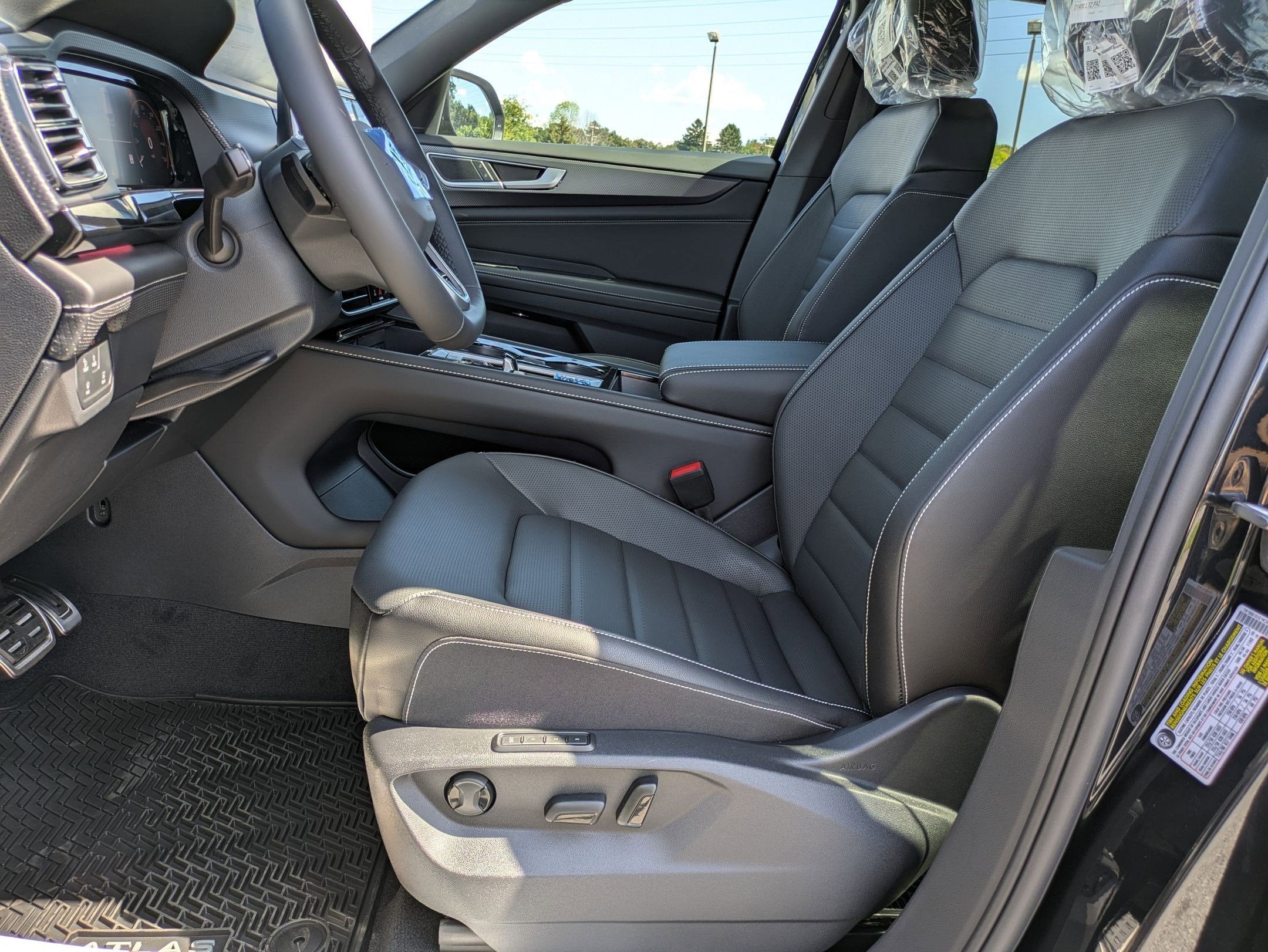 2026 Volkswagen Atlas Cross Sport 2.0T SEL R-Line Black