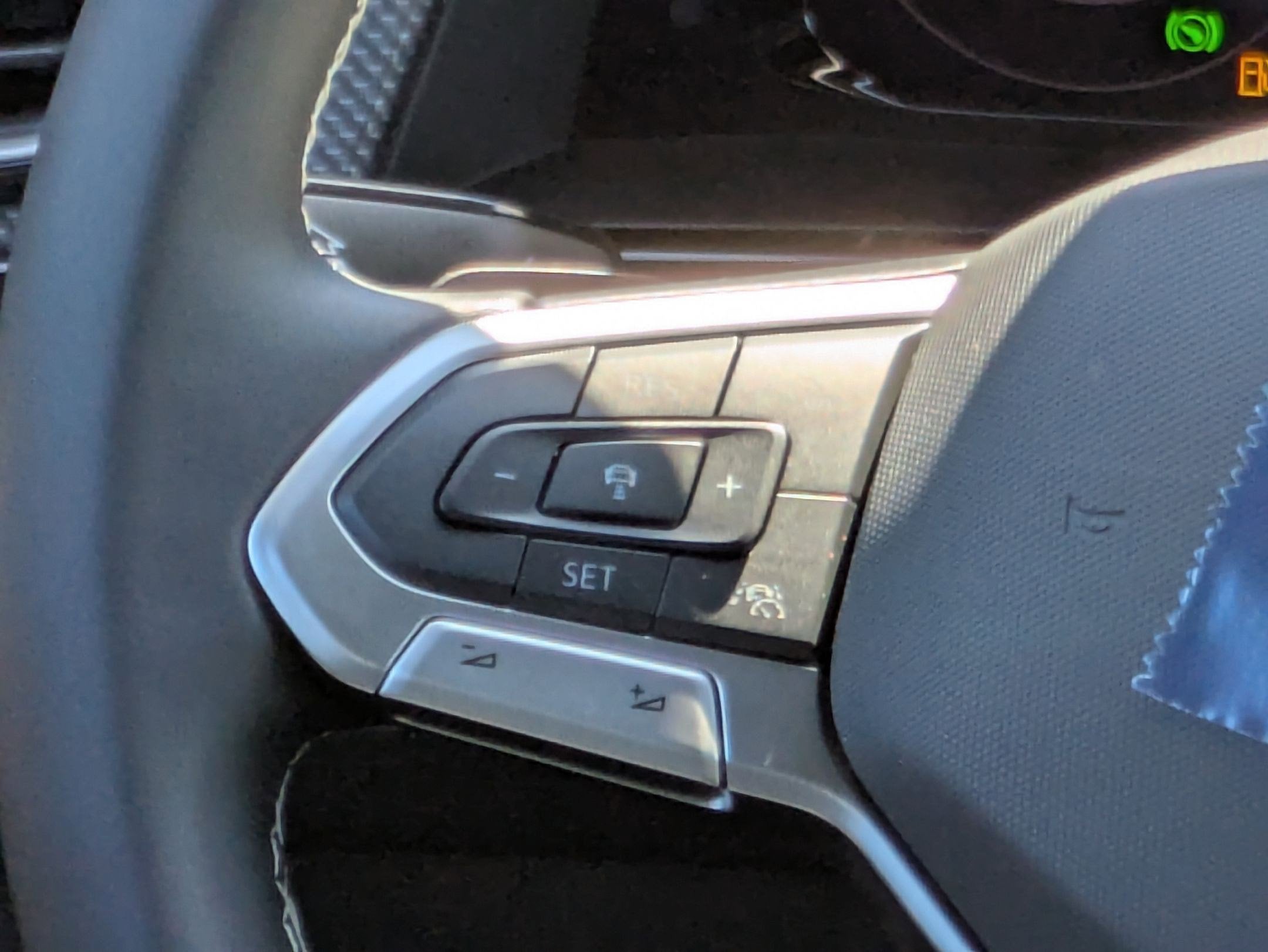 2026 Volkswagen Atlas Cross Sport 2.0T SEL