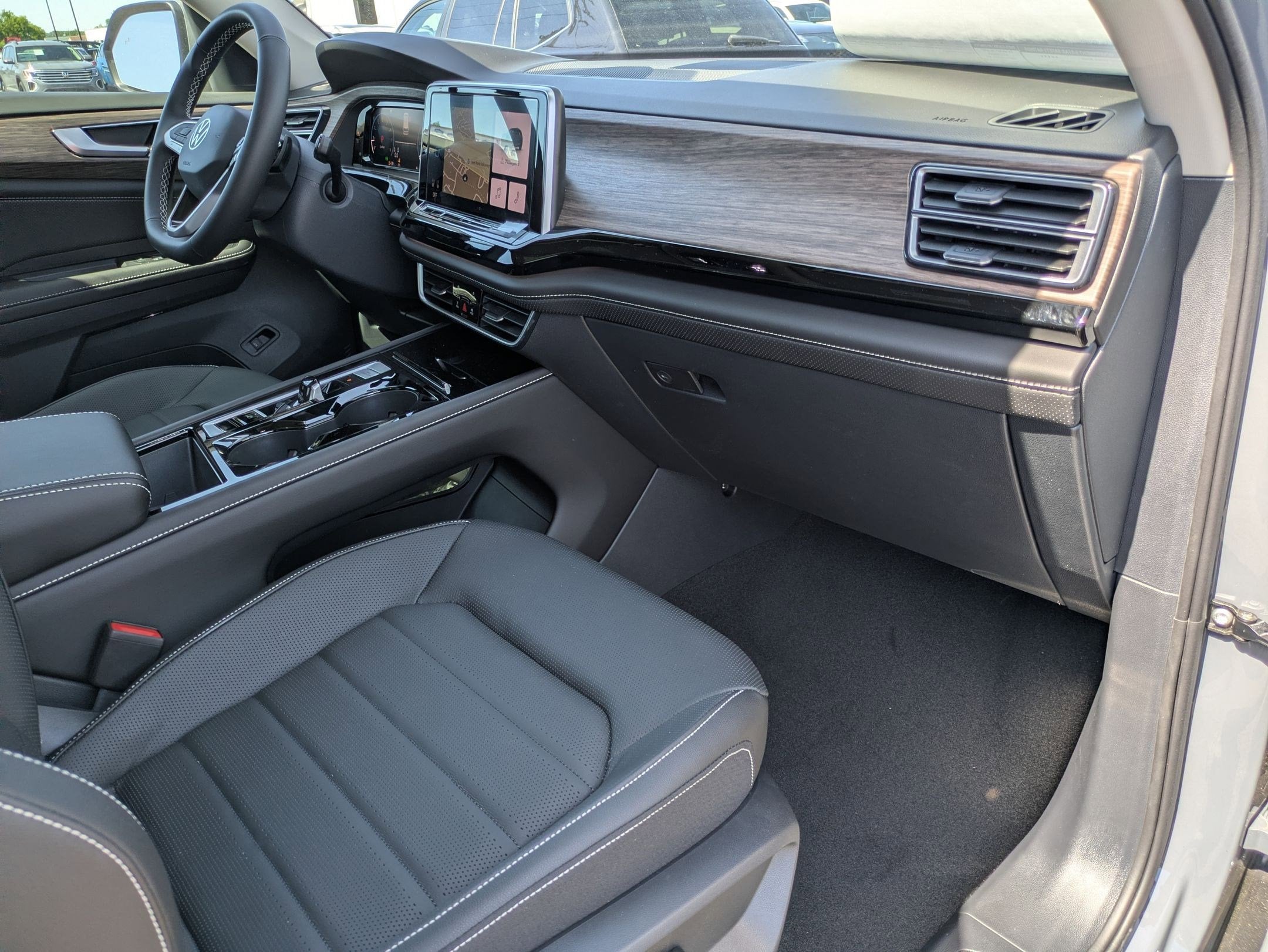 2026 Volkswagen Atlas 2.0T SEL