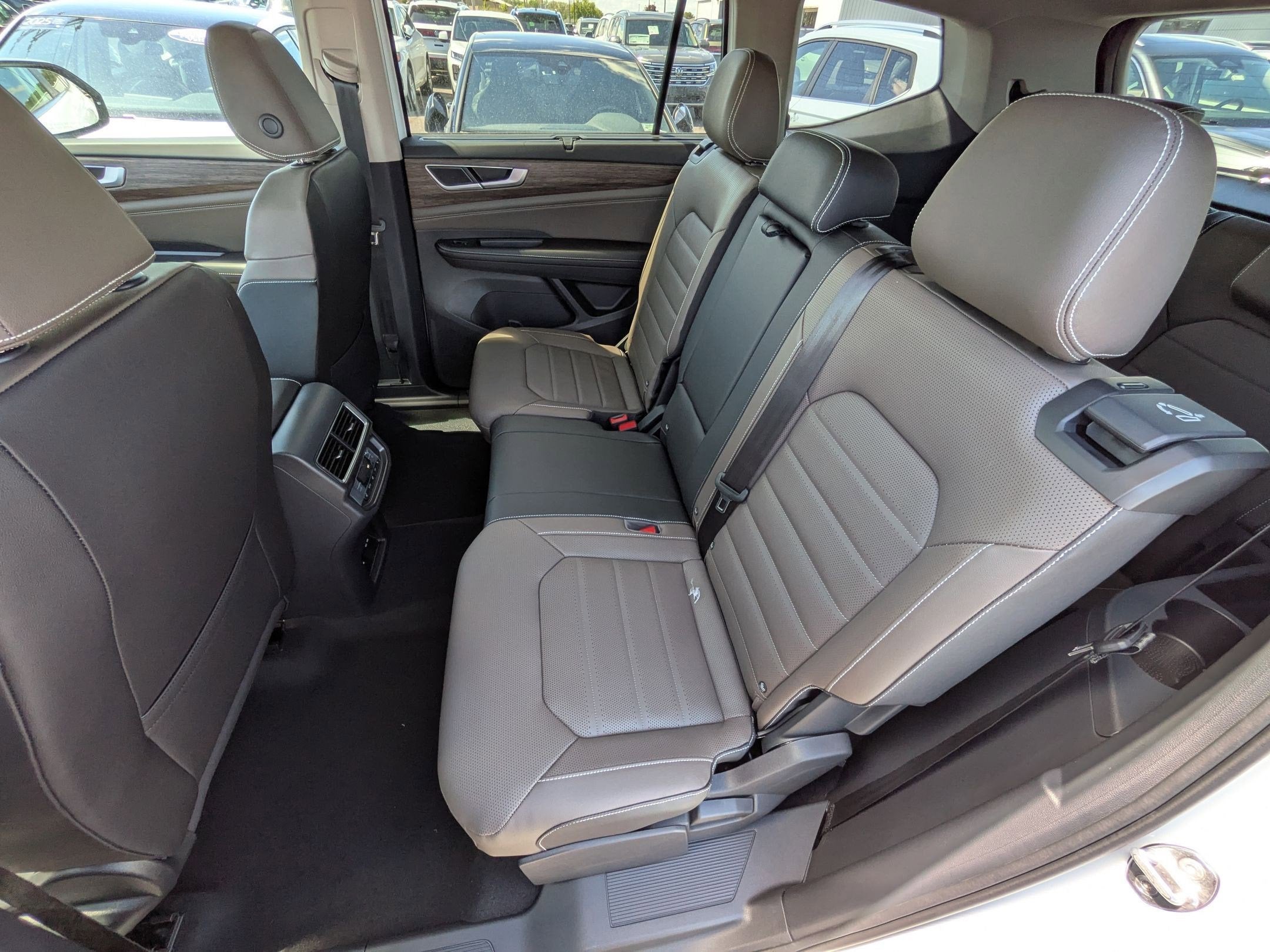 2026 Volkswagen Atlas 2.0T SEL