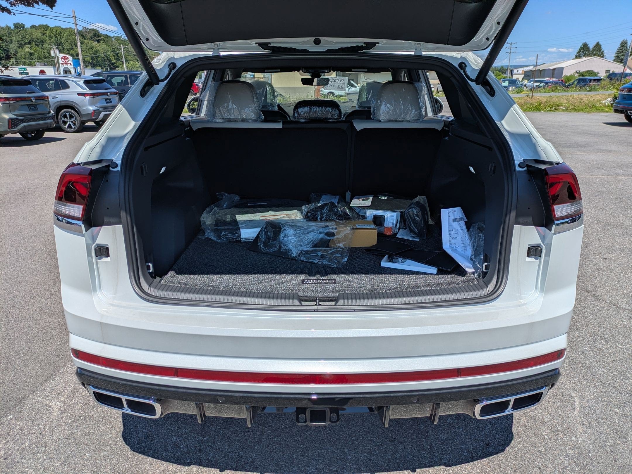2026 Volkswagen Atlas Cross Sport 2.0T SEL Premium R-Line
