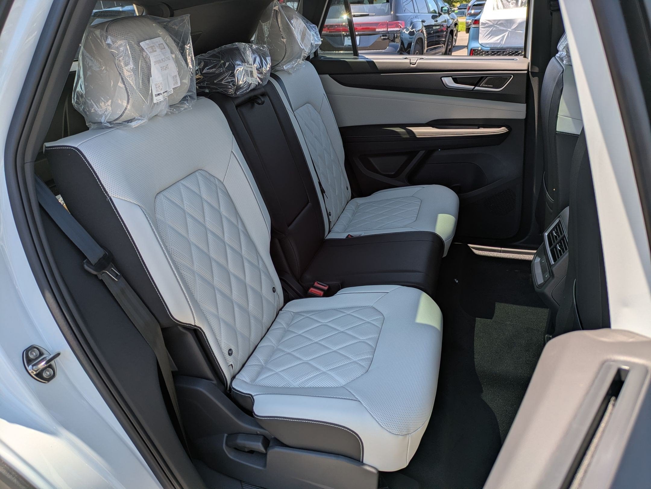 2026 Volkswagen Atlas Cross Sport 2.0T SEL Premium R-Line