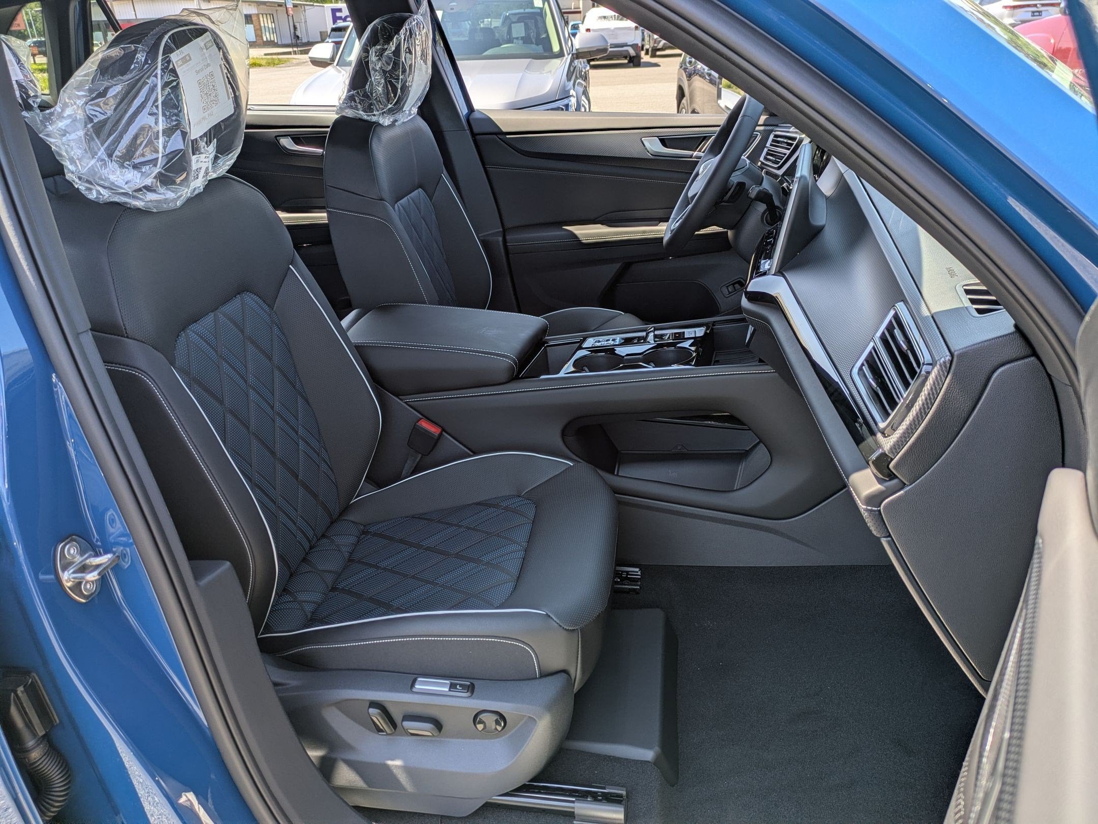 2026 Volkswagen Atlas Cross Sport 2.0T SEL Premium R-Line