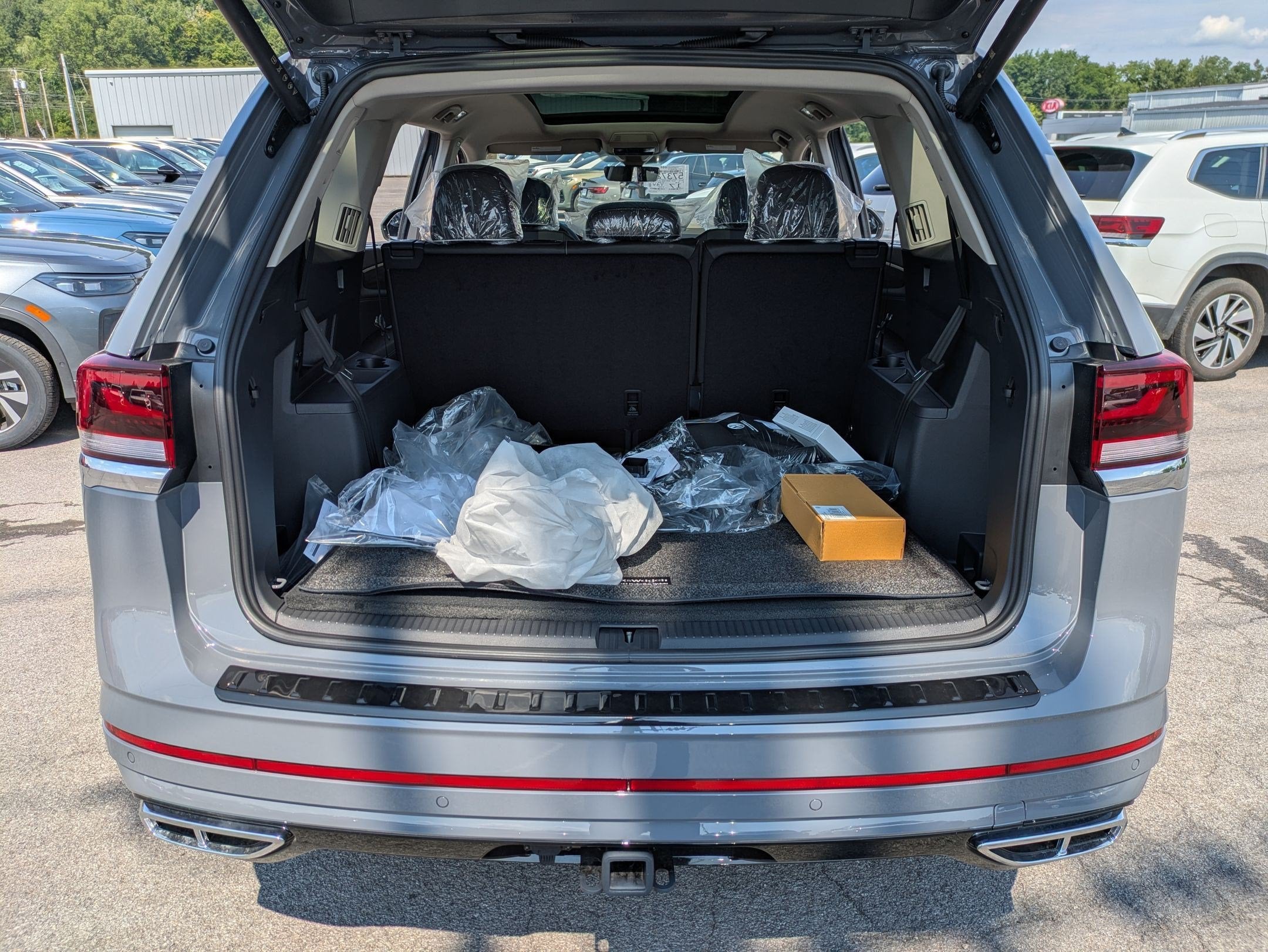 2026 Volkswagen Atlas 2.0T SEL Premium R-Line