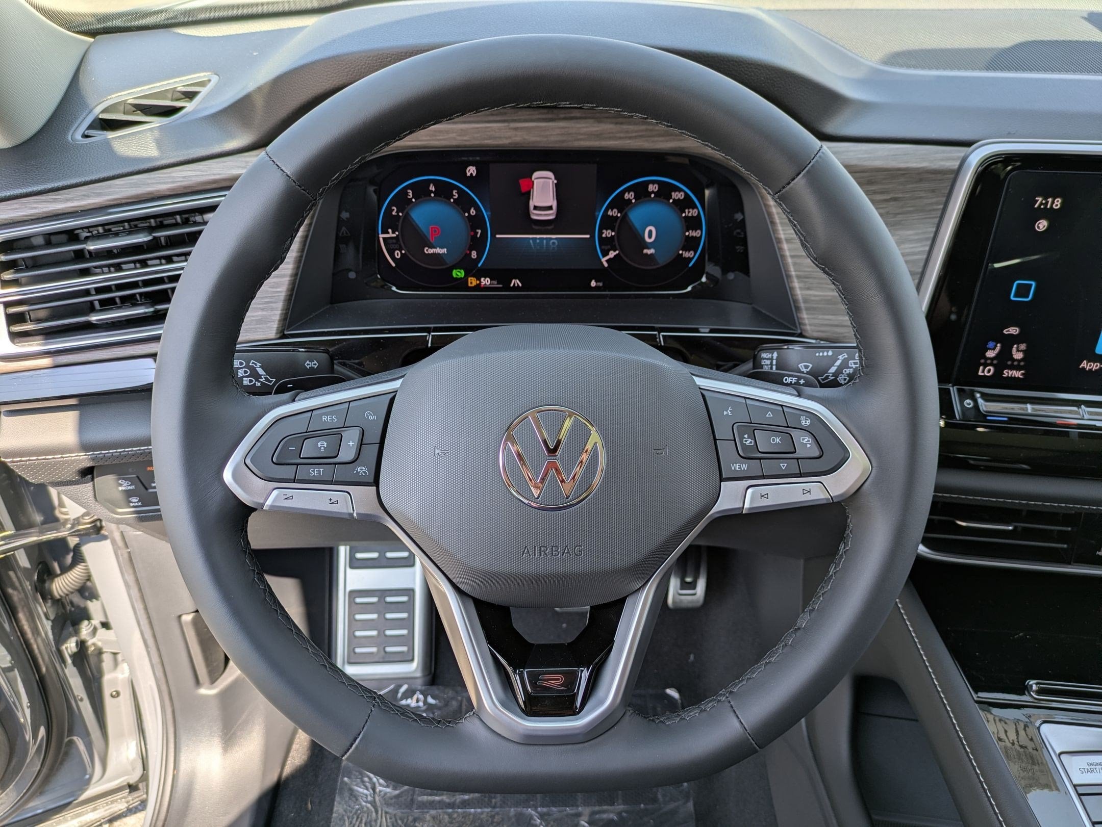 2026 Volkswagen Atlas 2.0T SEL Premium R-Line