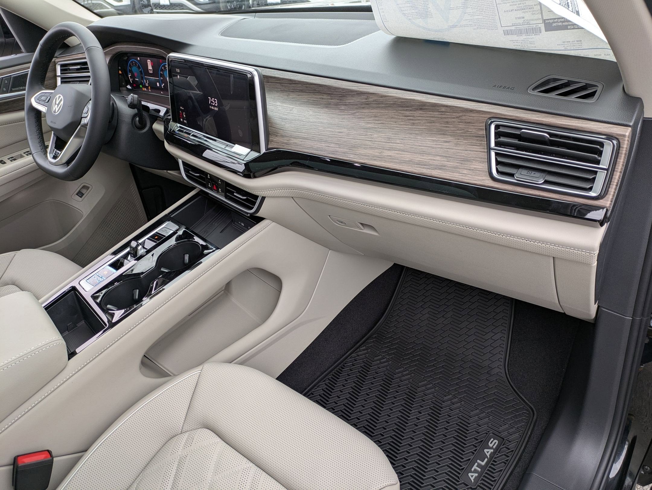 2026 Volkswagen Atlas 2.0T SEL Premium R-Line