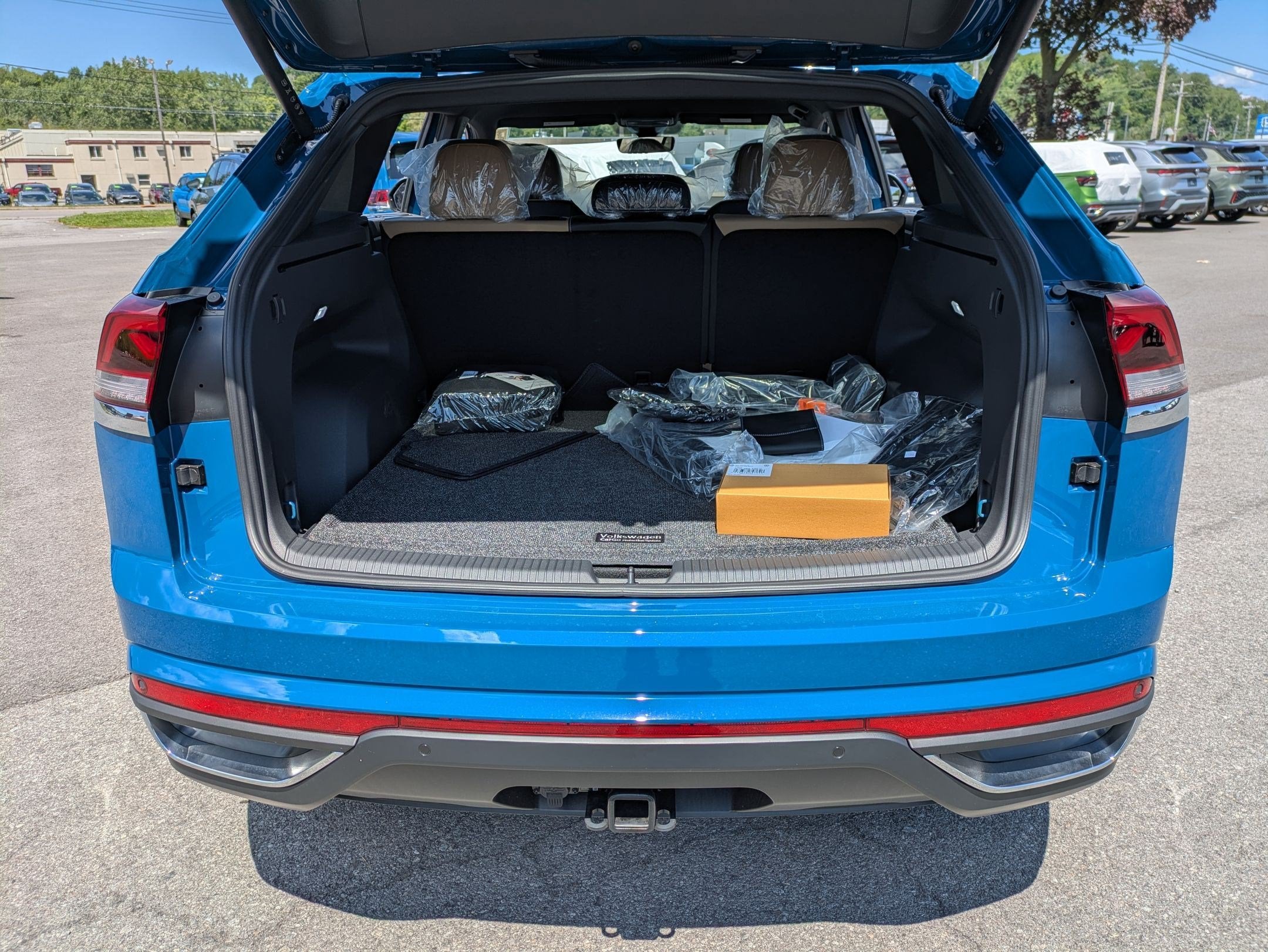 2026 Volkswagen Atlas Cross Sport 2.0T SE w/Technology
