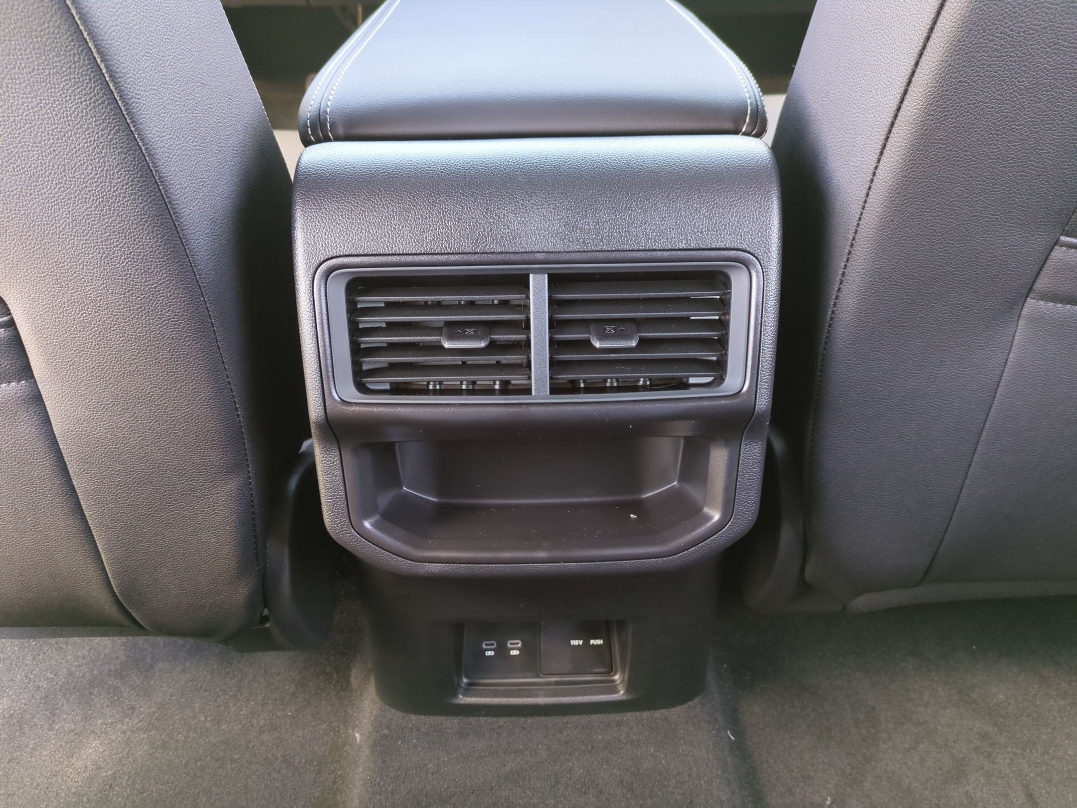 2026 Volkswagen Atlas Cross Sport SE w/Technology