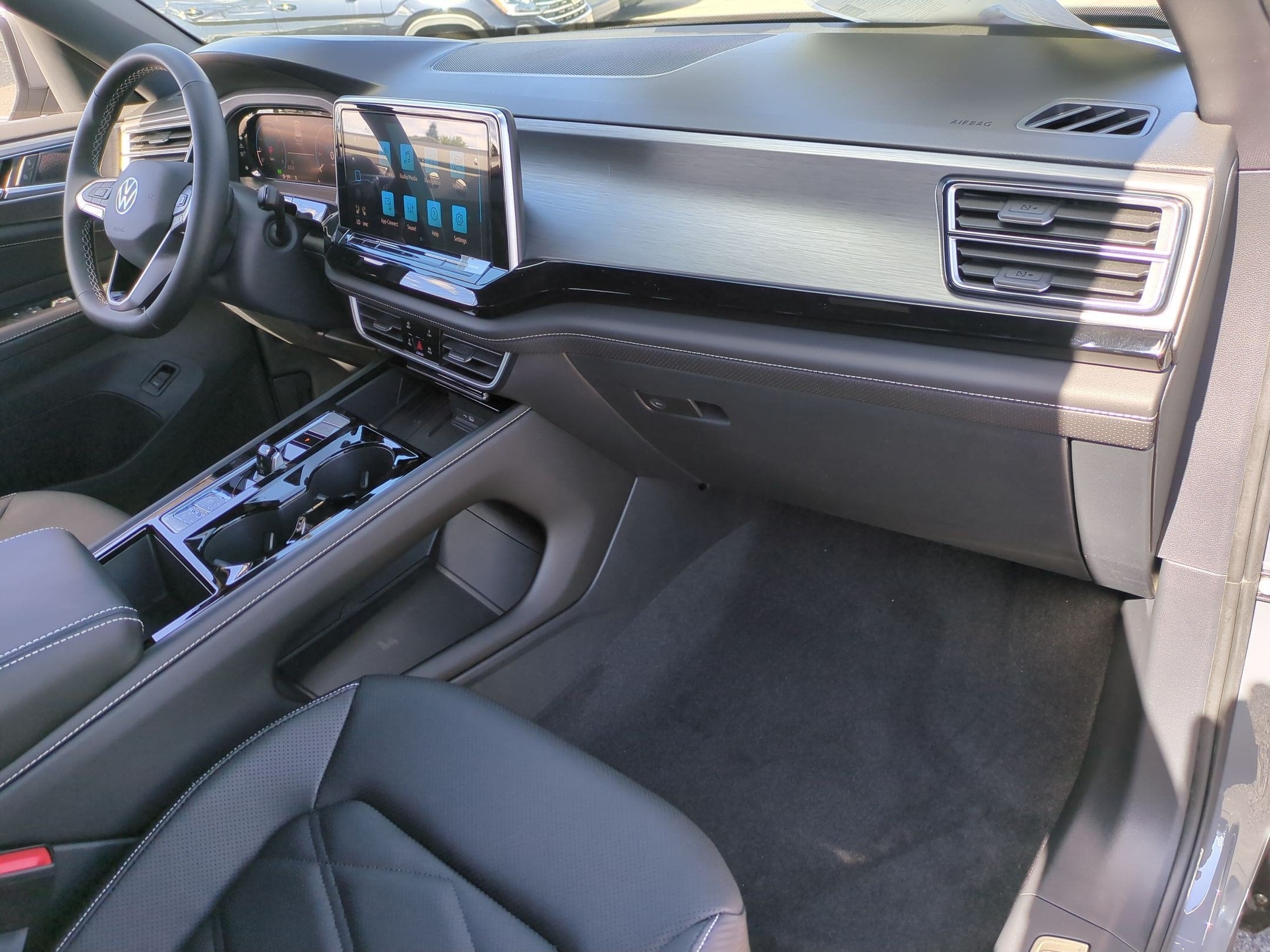 2026 Volkswagen Atlas Cross Sport SE w/Technology