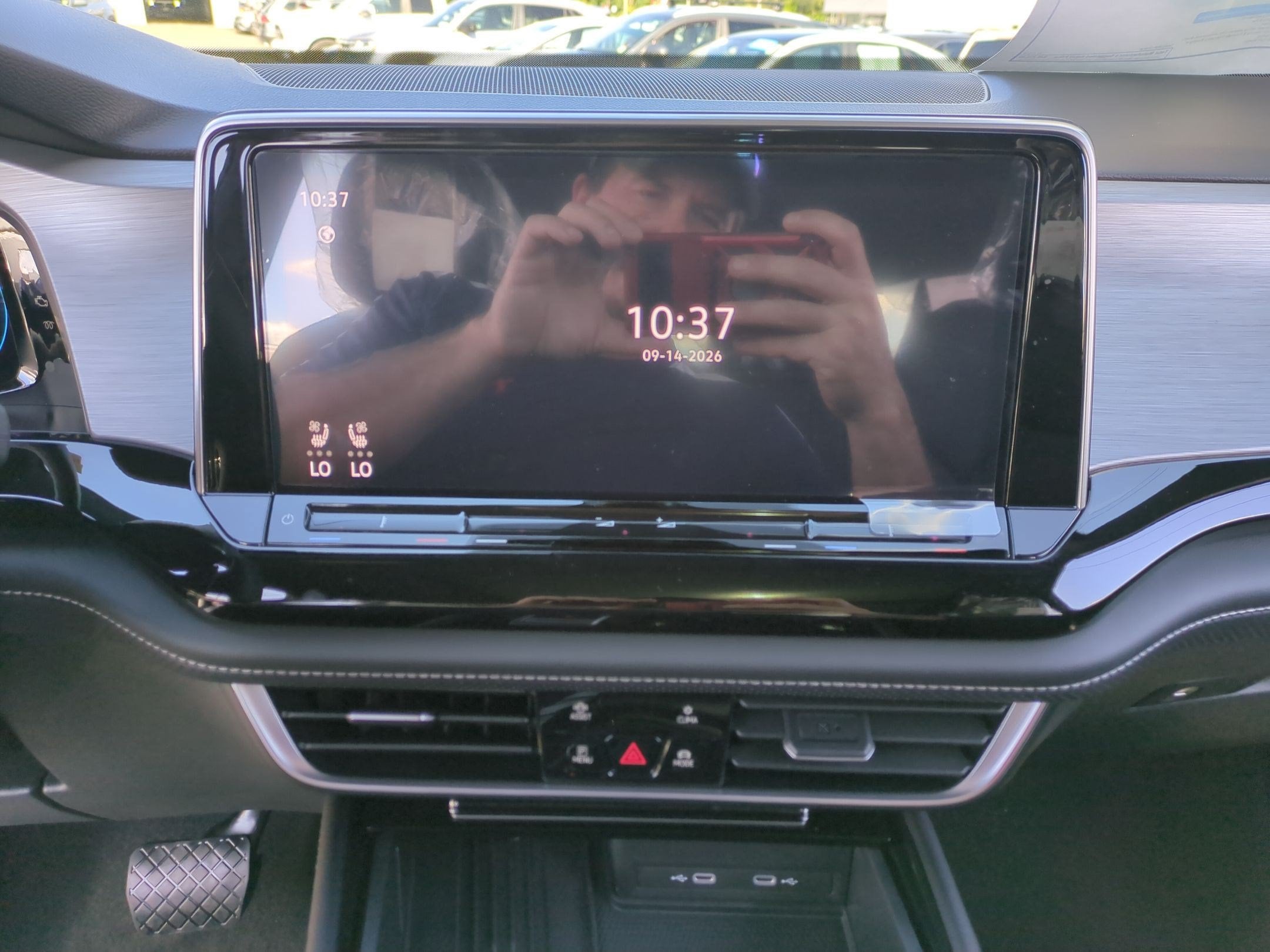 2026 Volkswagen Atlas Cross Sport SE w/Technology