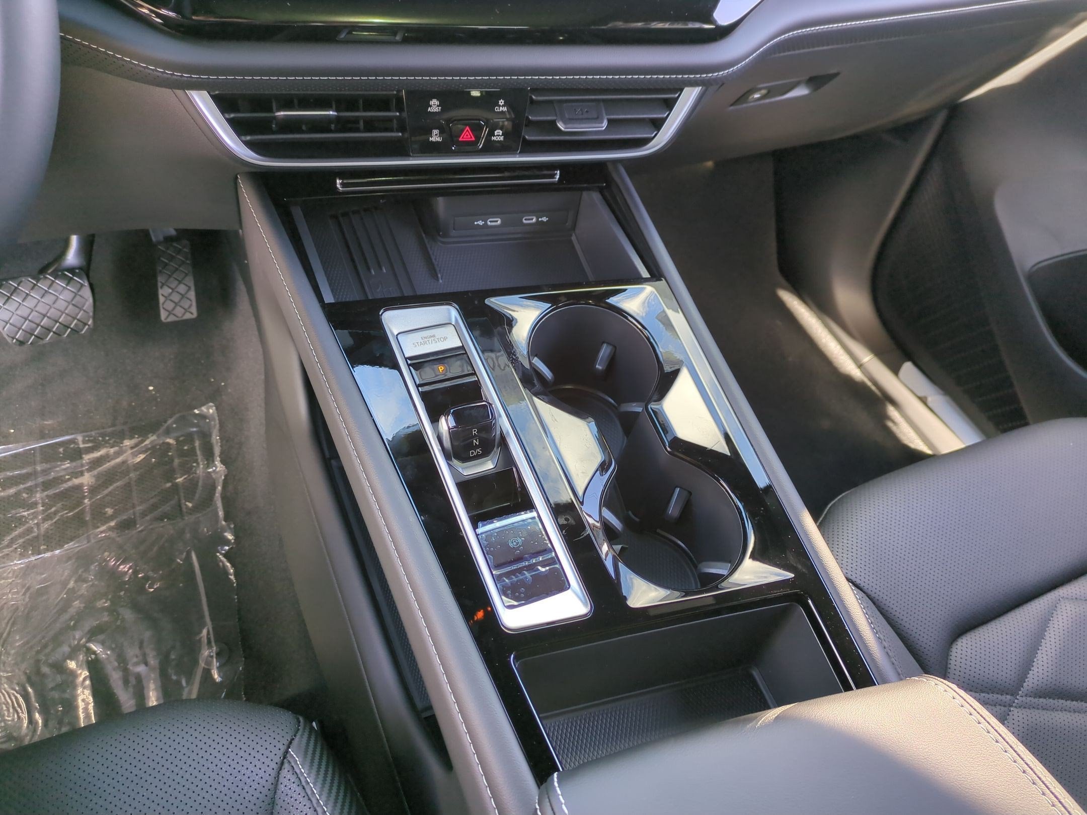 2026 Volkswagen Atlas Cross Sport SE w/Technology