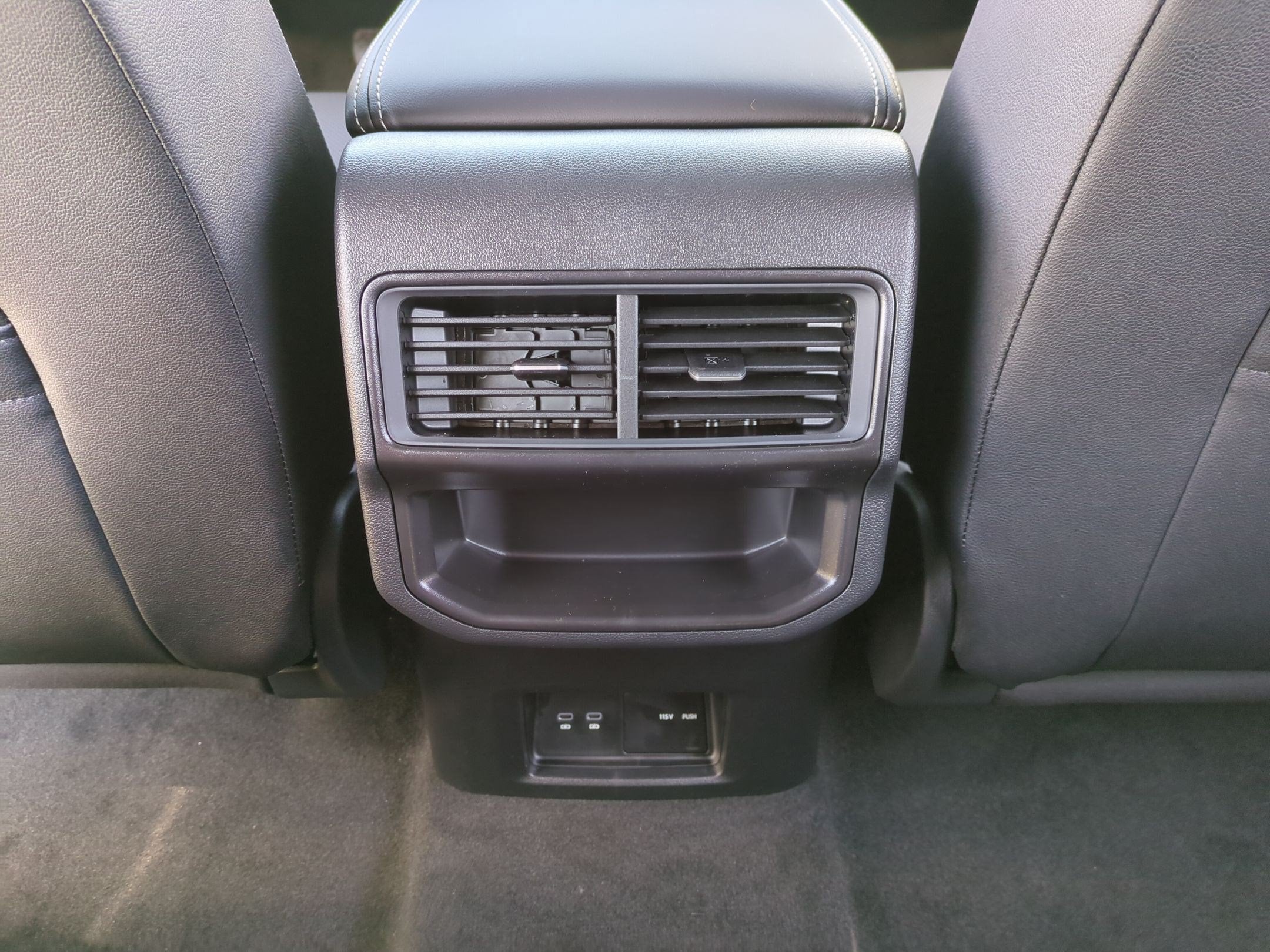 2026 Volkswagen Atlas Cross Sport SE w/Technology