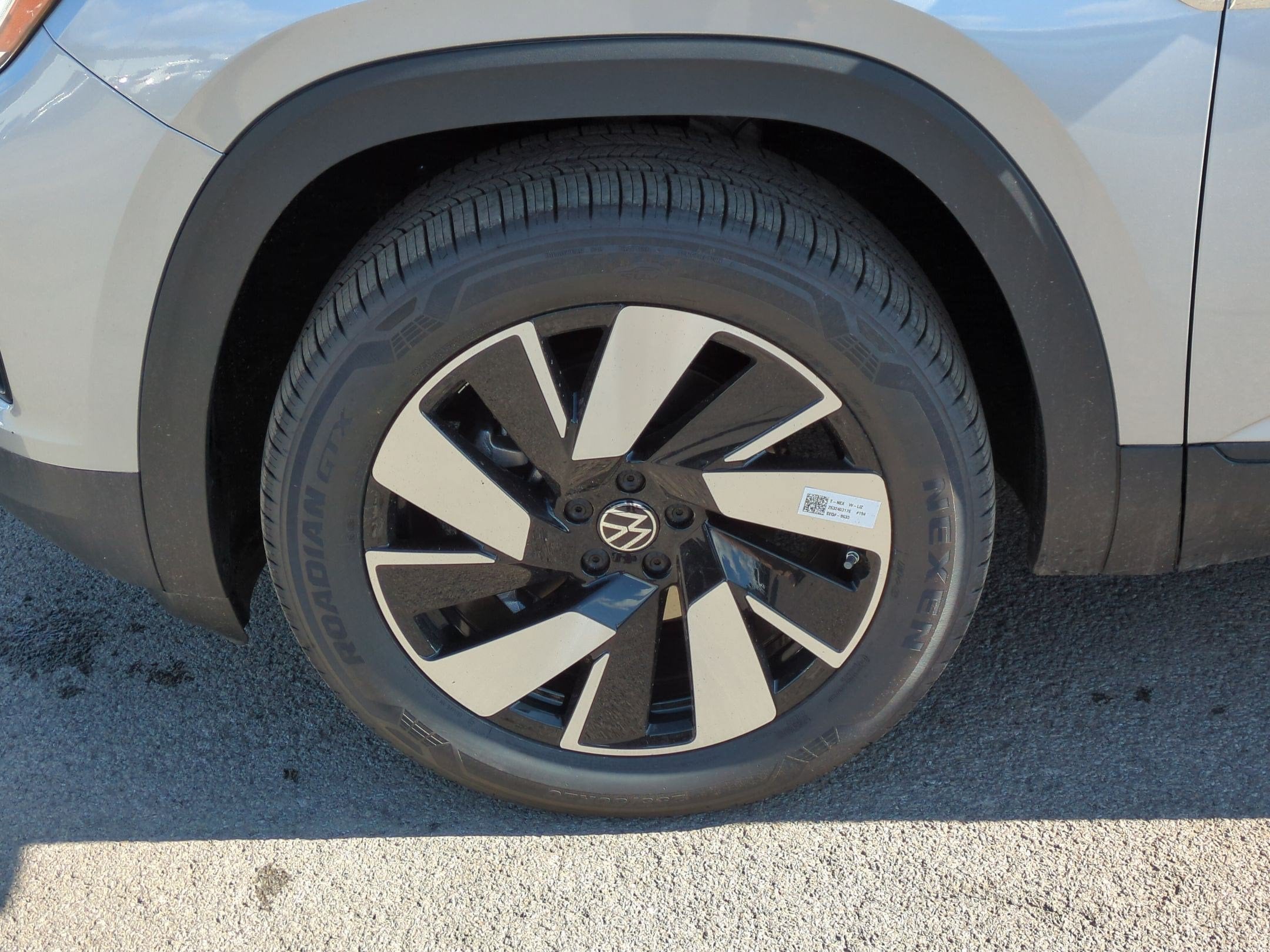 2026 Volkswagen Atlas Cross Sport SE w/Technology