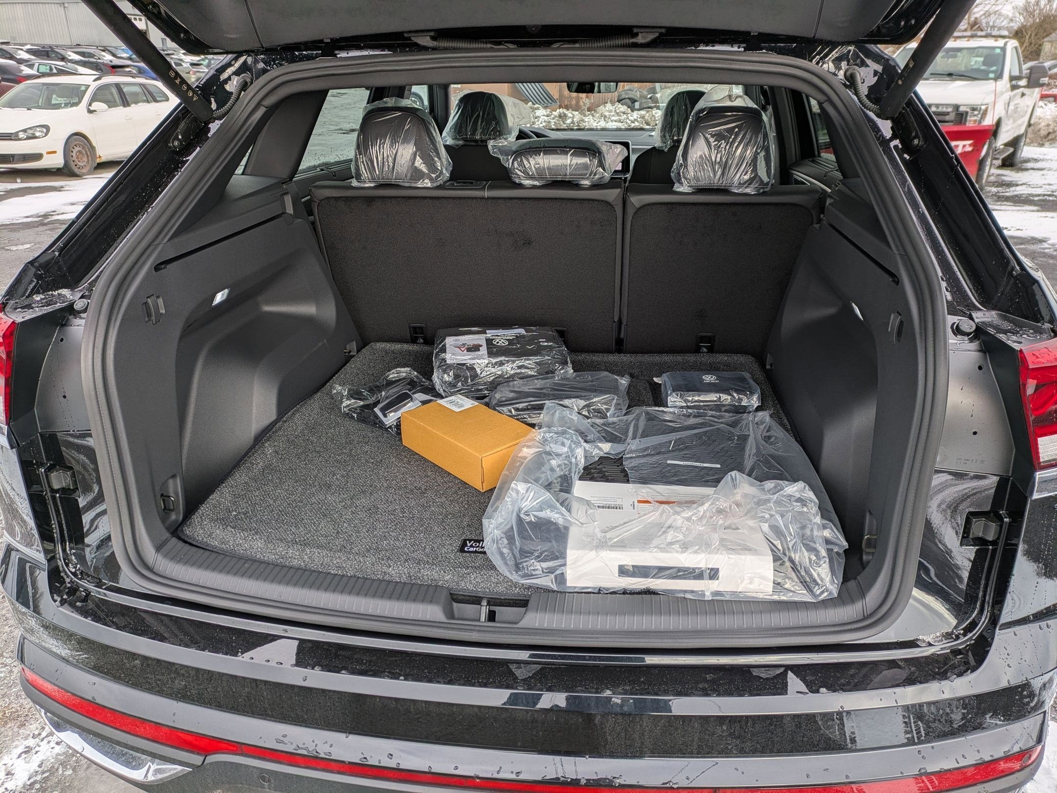 2026 Volkswagen Atlas Cross Sport 2.0T SE w/Technology