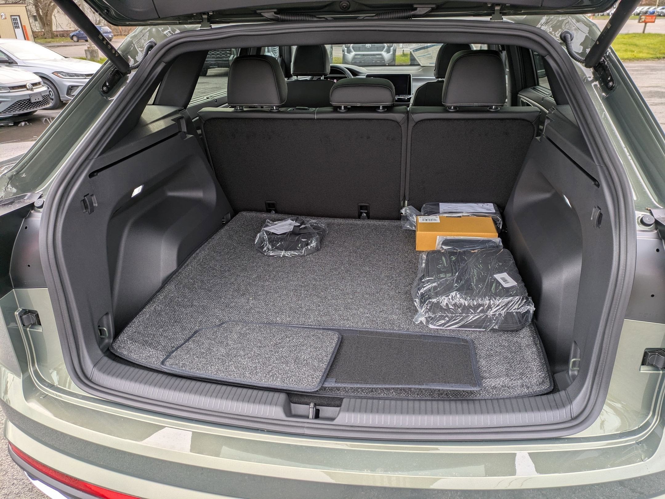 2026 Volkswagen Atlas Cross Sport 2.0T SE w/Technology