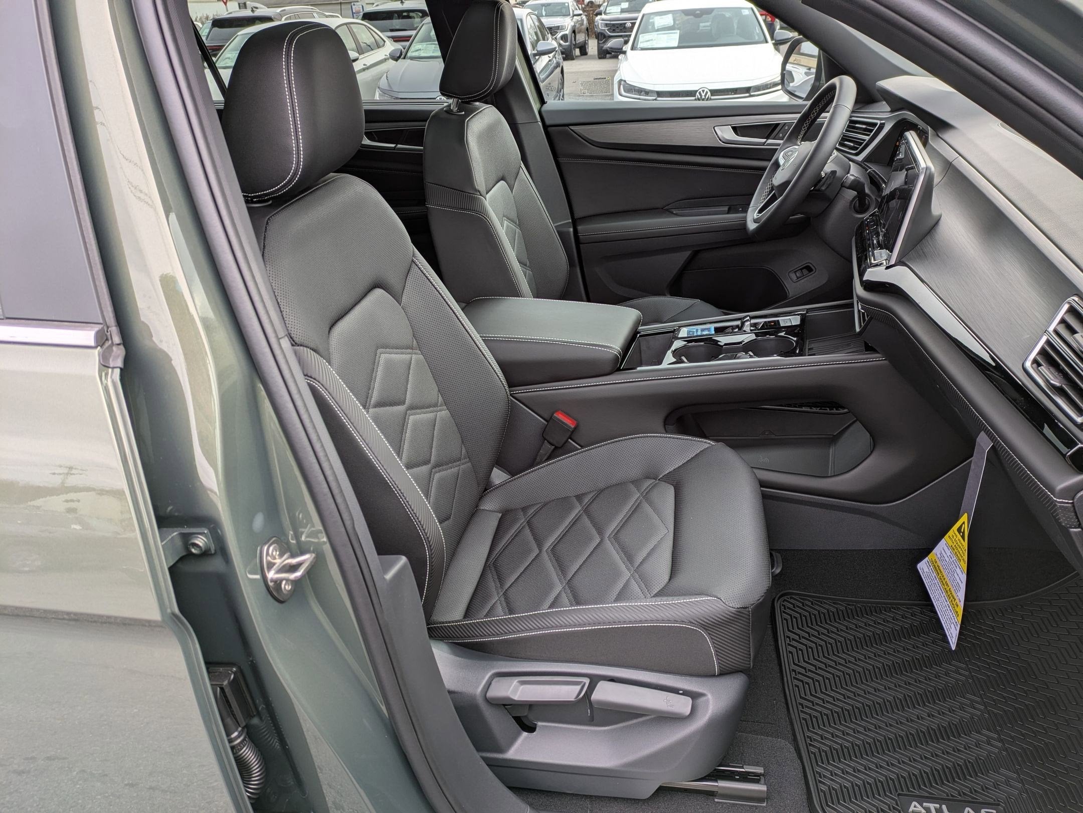 2026 Volkswagen Atlas Cross Sport 2.0T SE w/Technology