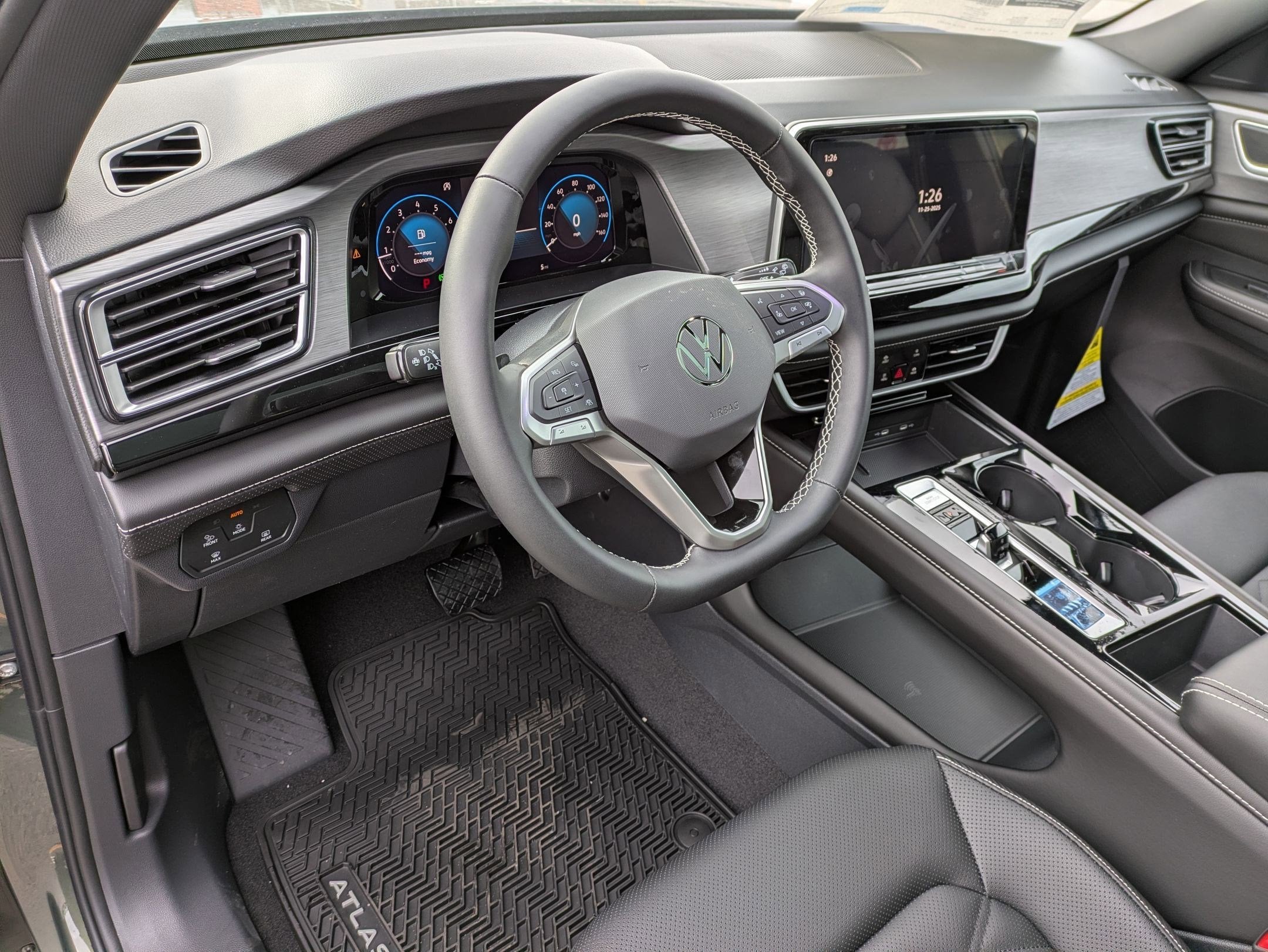 2026 Volkswagen Atlas Cross Sport 2.0T SE w/Technology