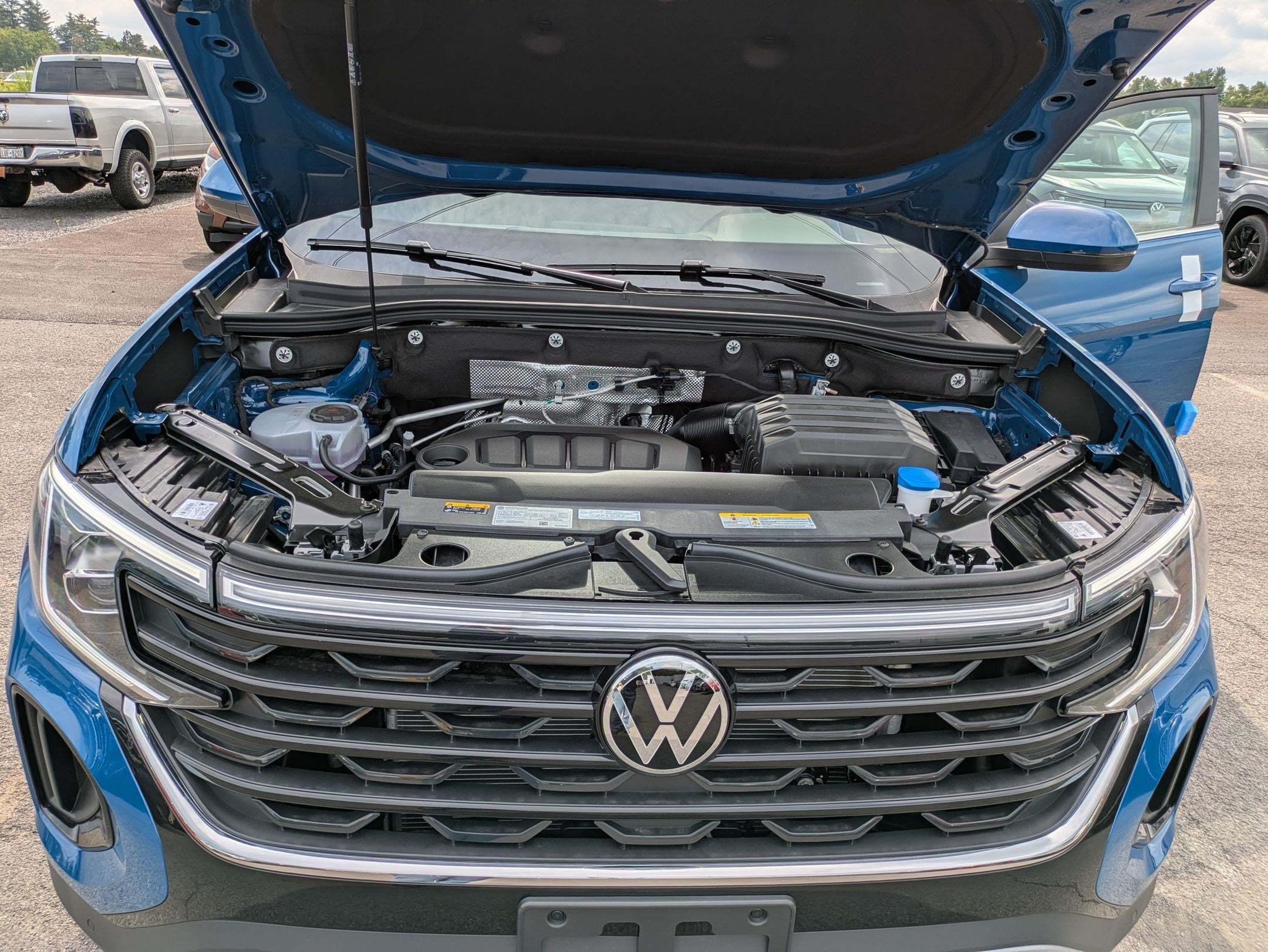 2026 Volkswagen Atlas Cross Sport 2.0T SE w/Technology