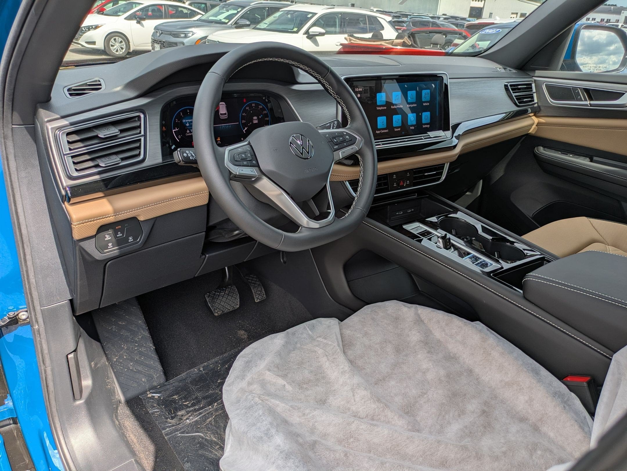 2026 Volkswagen Atlas Cross Sport 2.0T SE w/Technology
