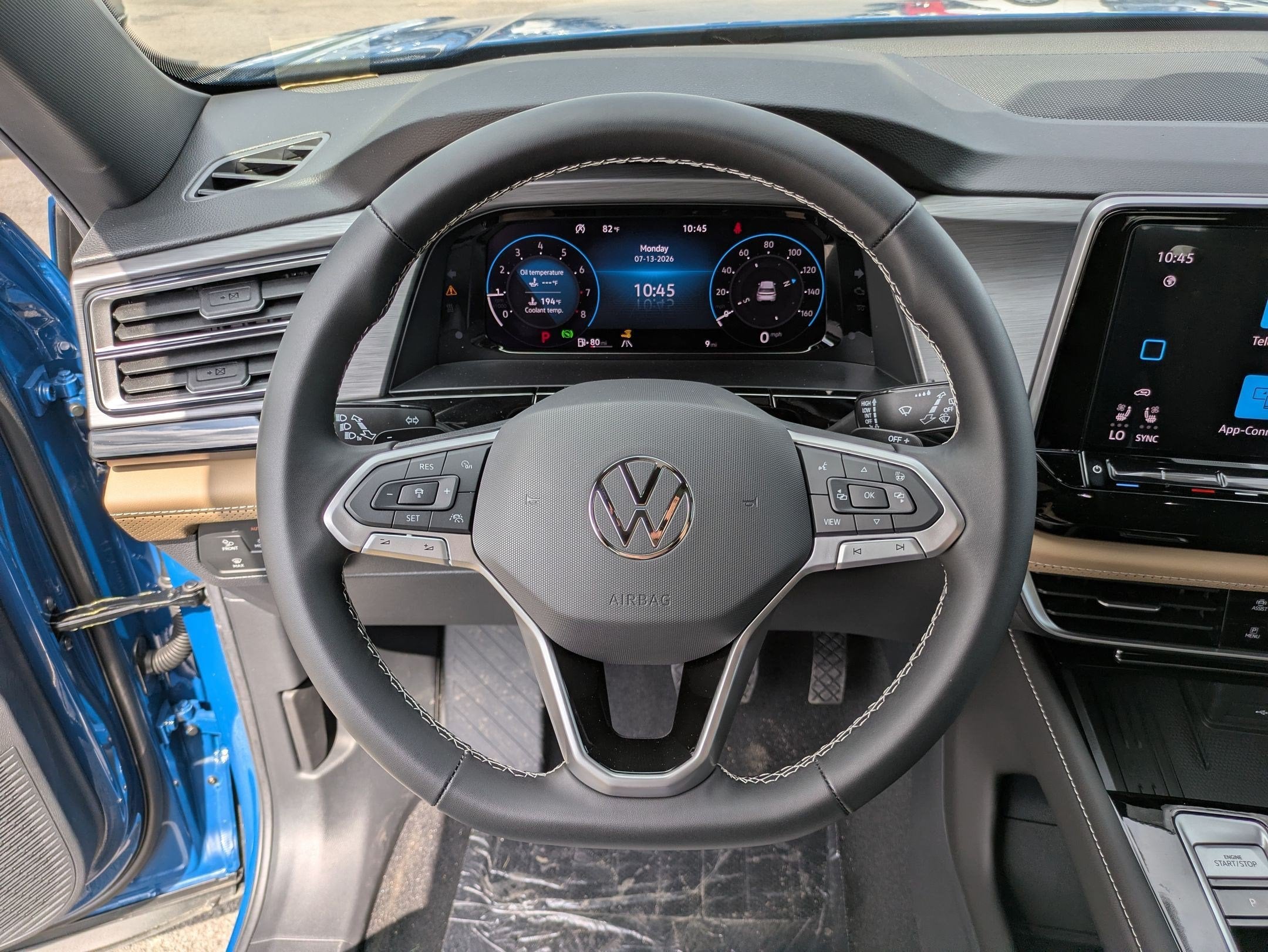 2026 Volkswagen Atlas Cross Sport 2.0T SE w/Technology