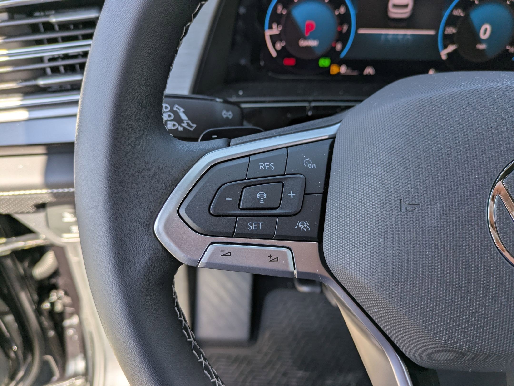 2026 Volkswagen Atlas Cross Sport 2.0T SE