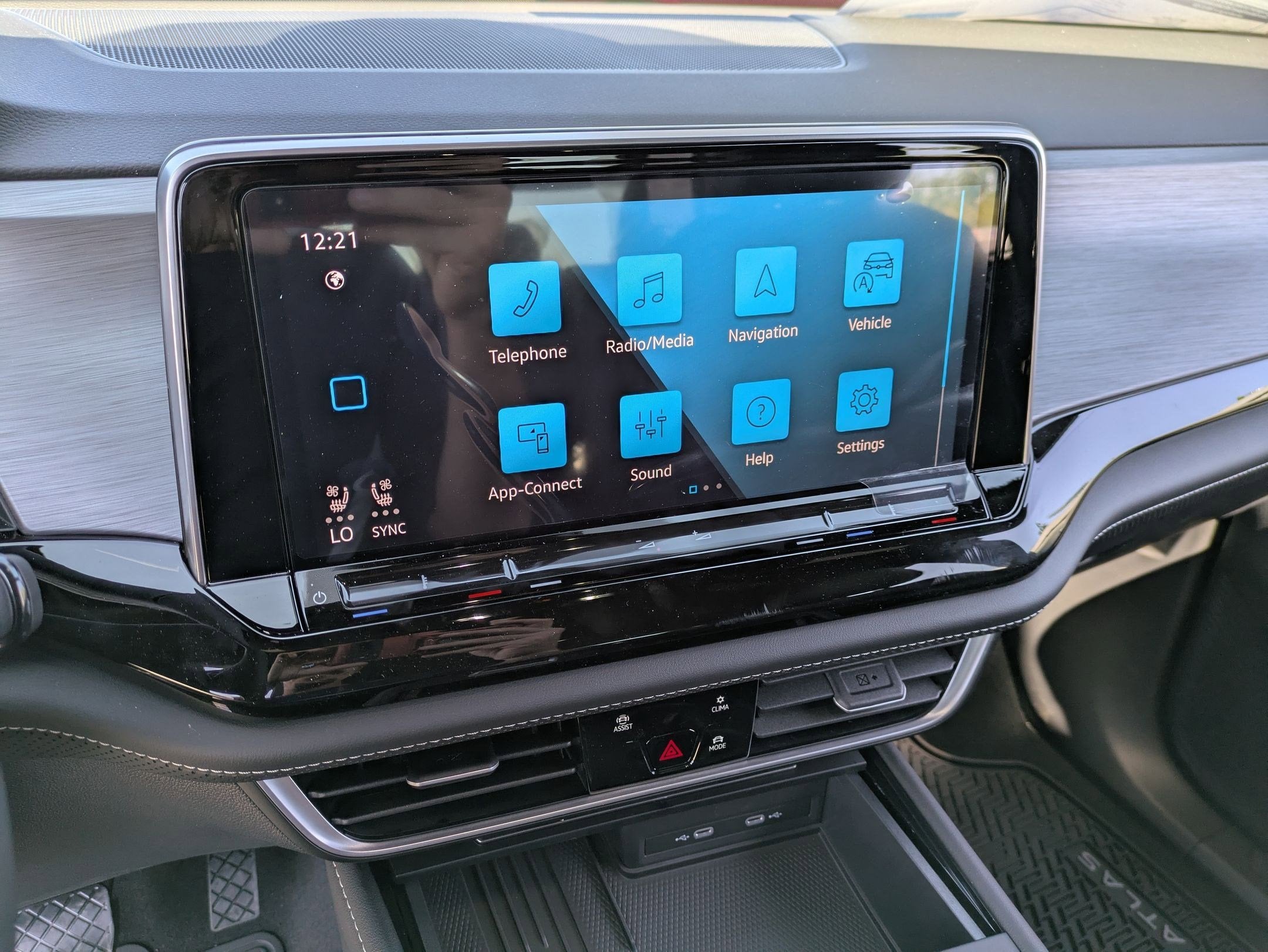 2026 Volkswagen Atlas Cross Sport 2.0T SE