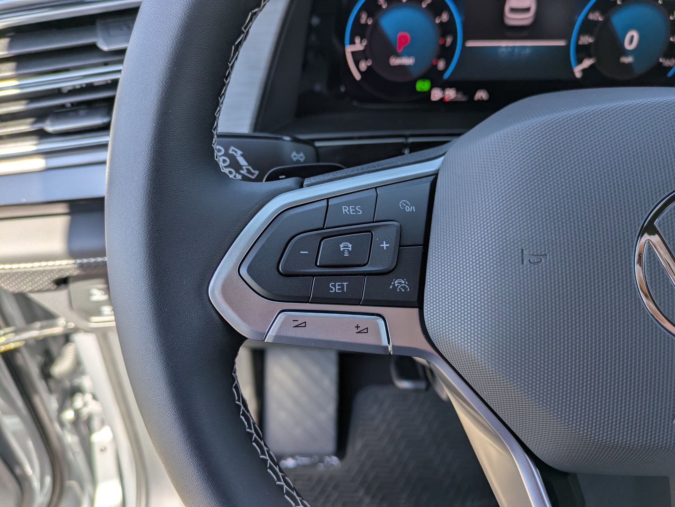 2026 Volkswagen Atlas Cross Sport 2.0T SE