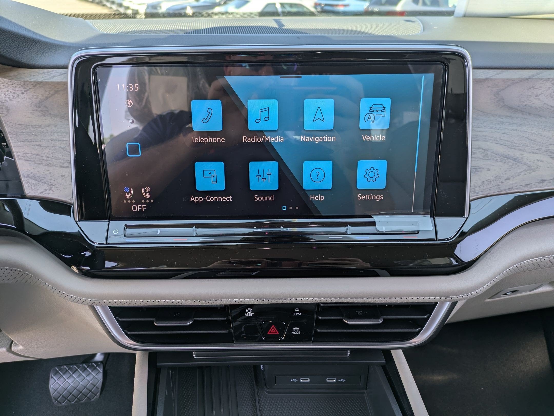 2026 Volkswagen Atlas 2.0T SE