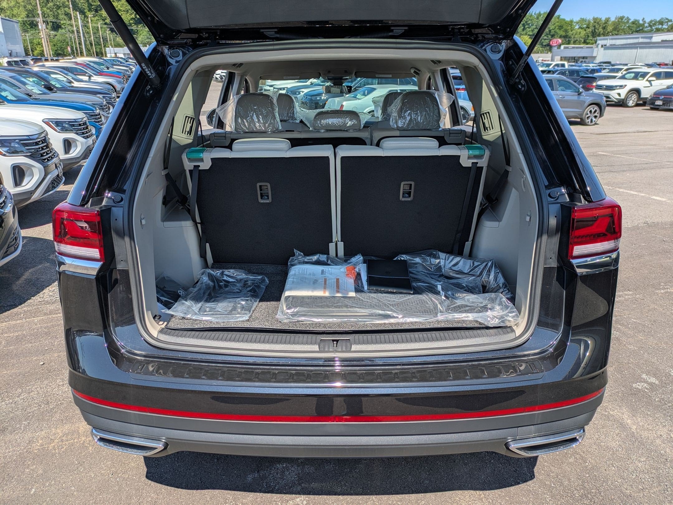 2026 Volkswagen Atlas 2.0T SE