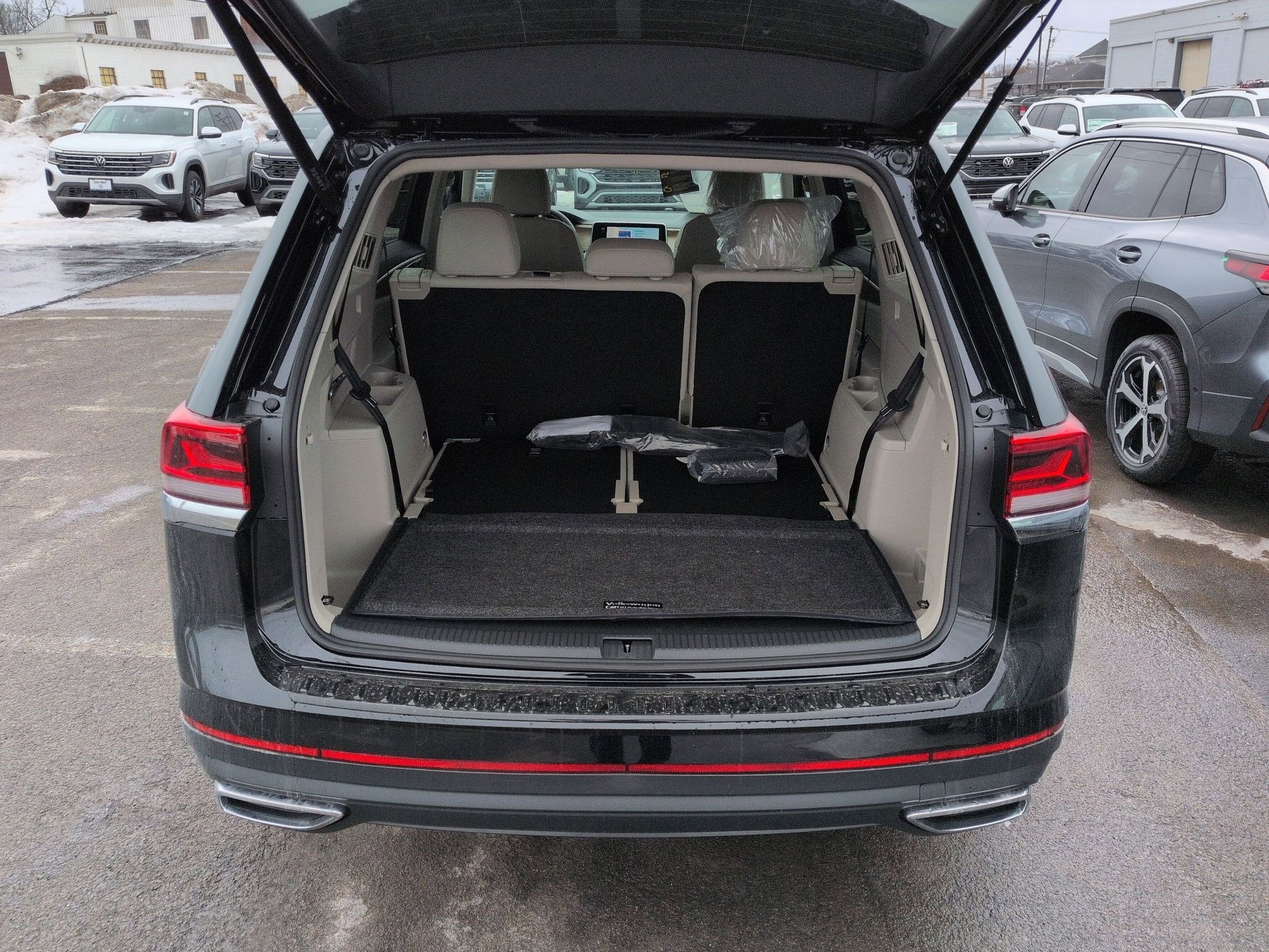 2026 Volkswagen Atlas 2.0T SE