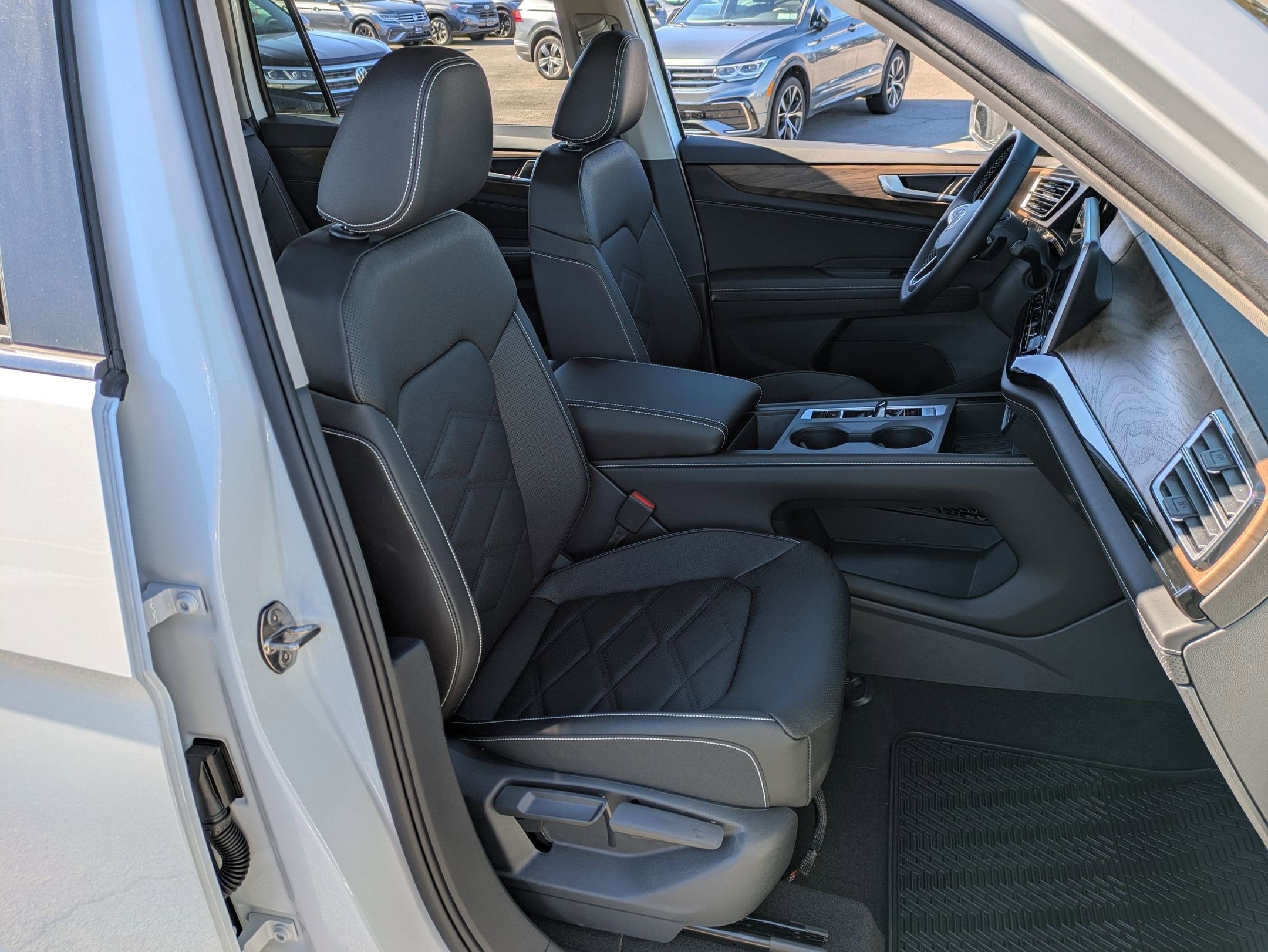 2026 Volkswagen Atlas 2.0T SE