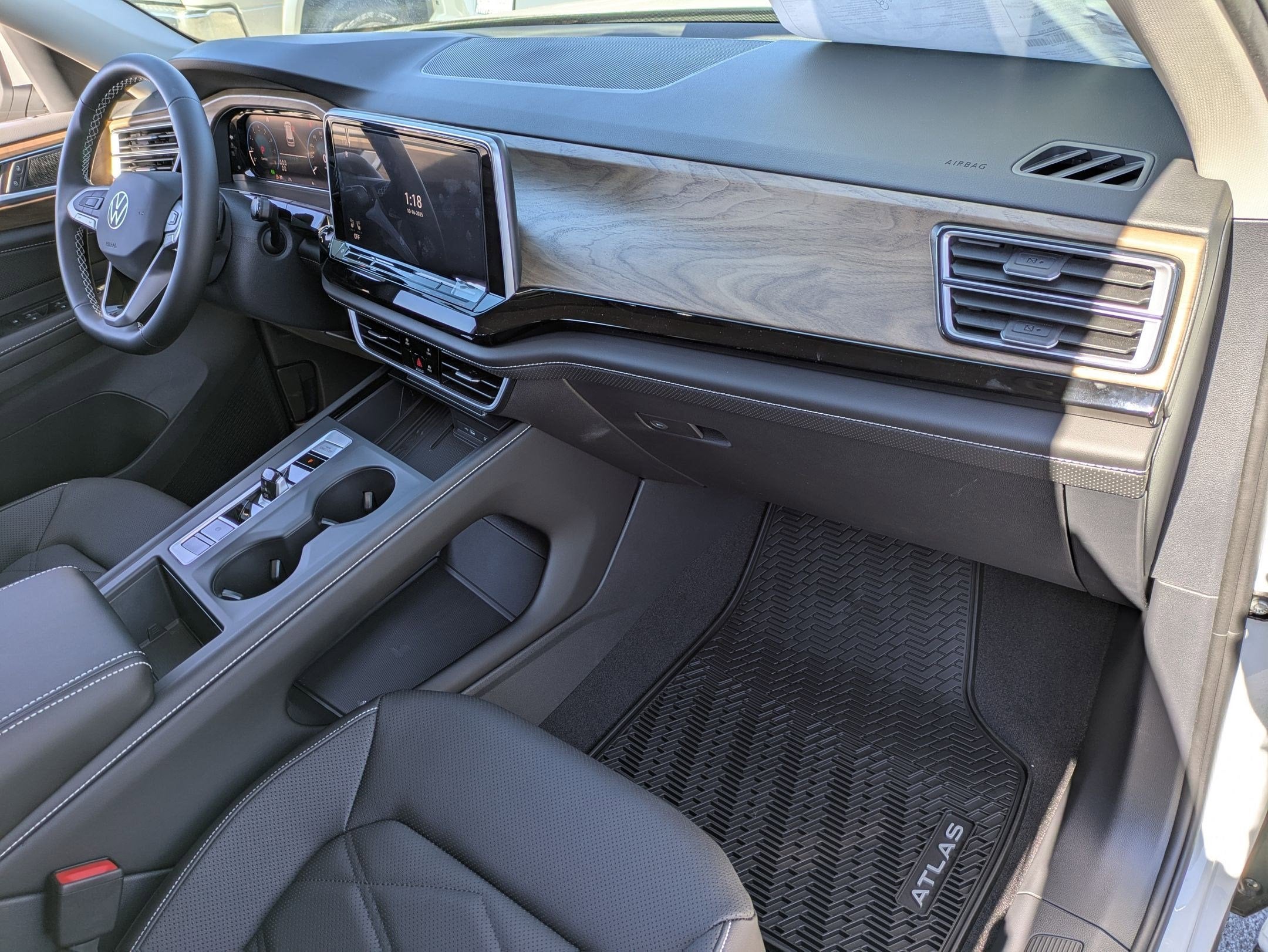 2026 Volkswagen Atlas 2.0T SE