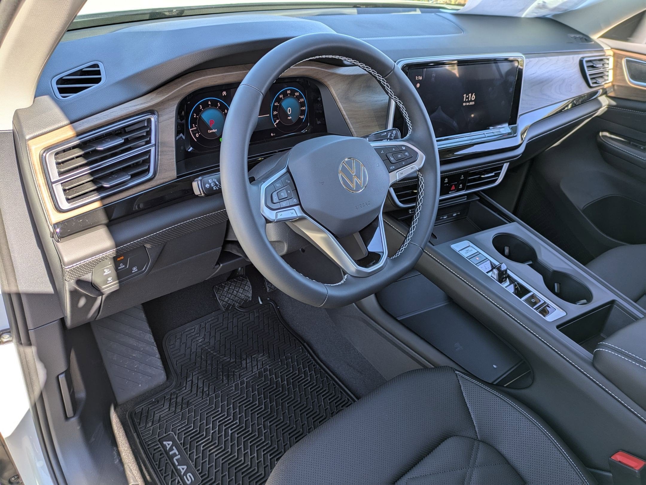 2026 Volkswagen Atlas 2.0T SE