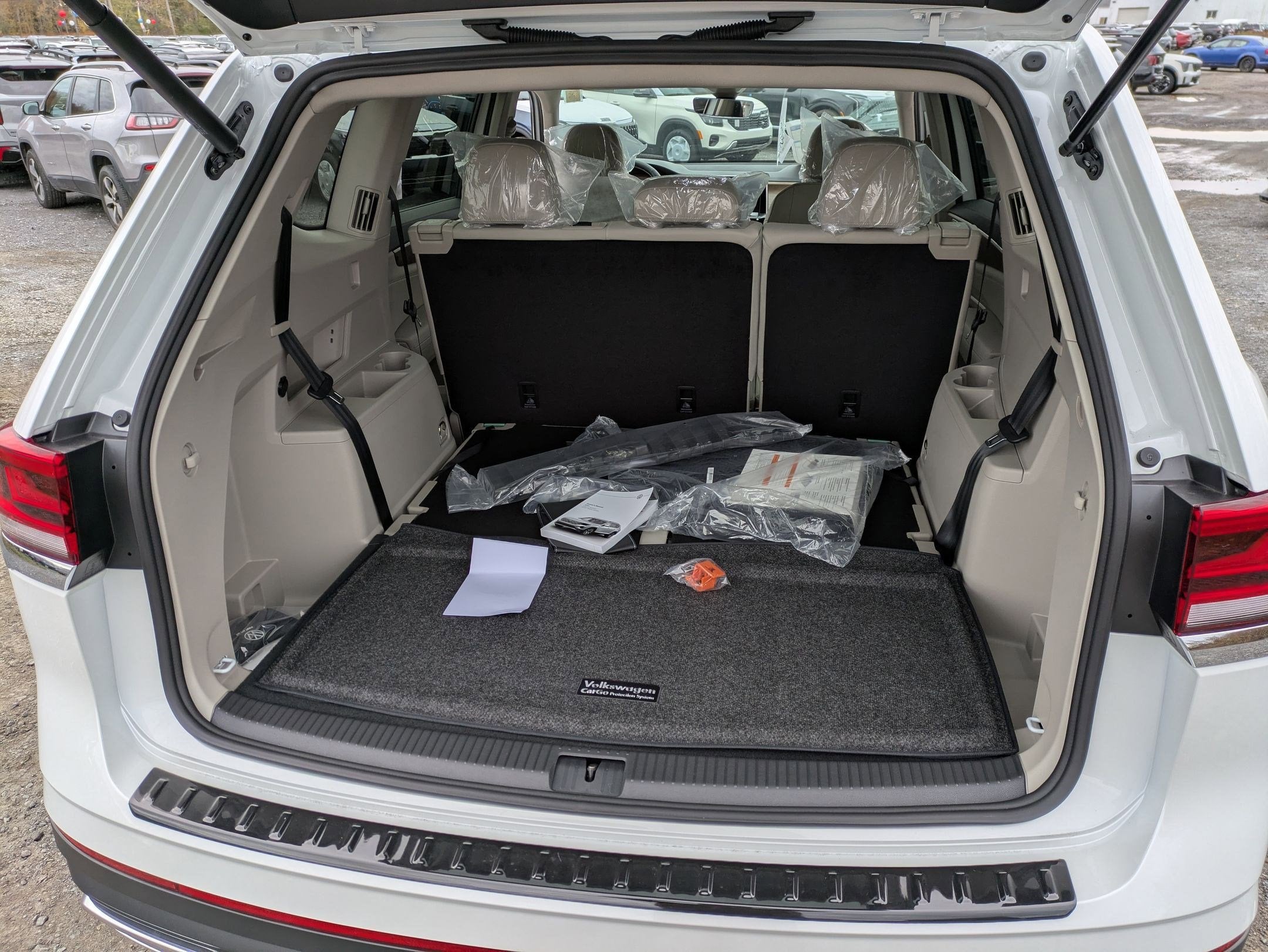 2026 Volkswagen Atlas 2.0T SE