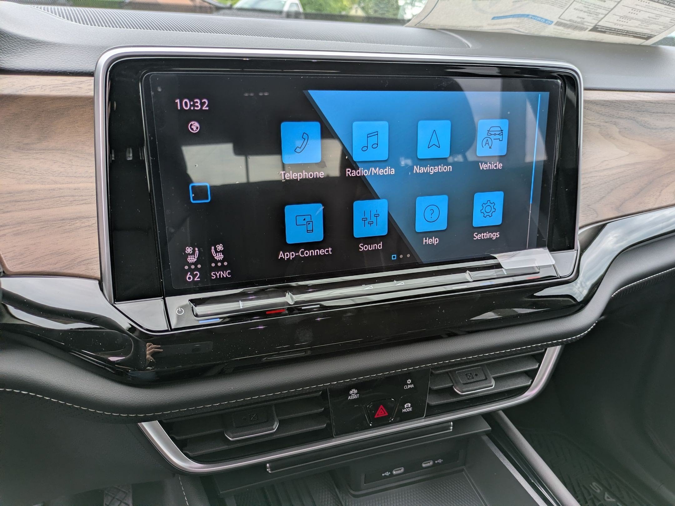 2026 Volkswagen Atlas 2.0T SE