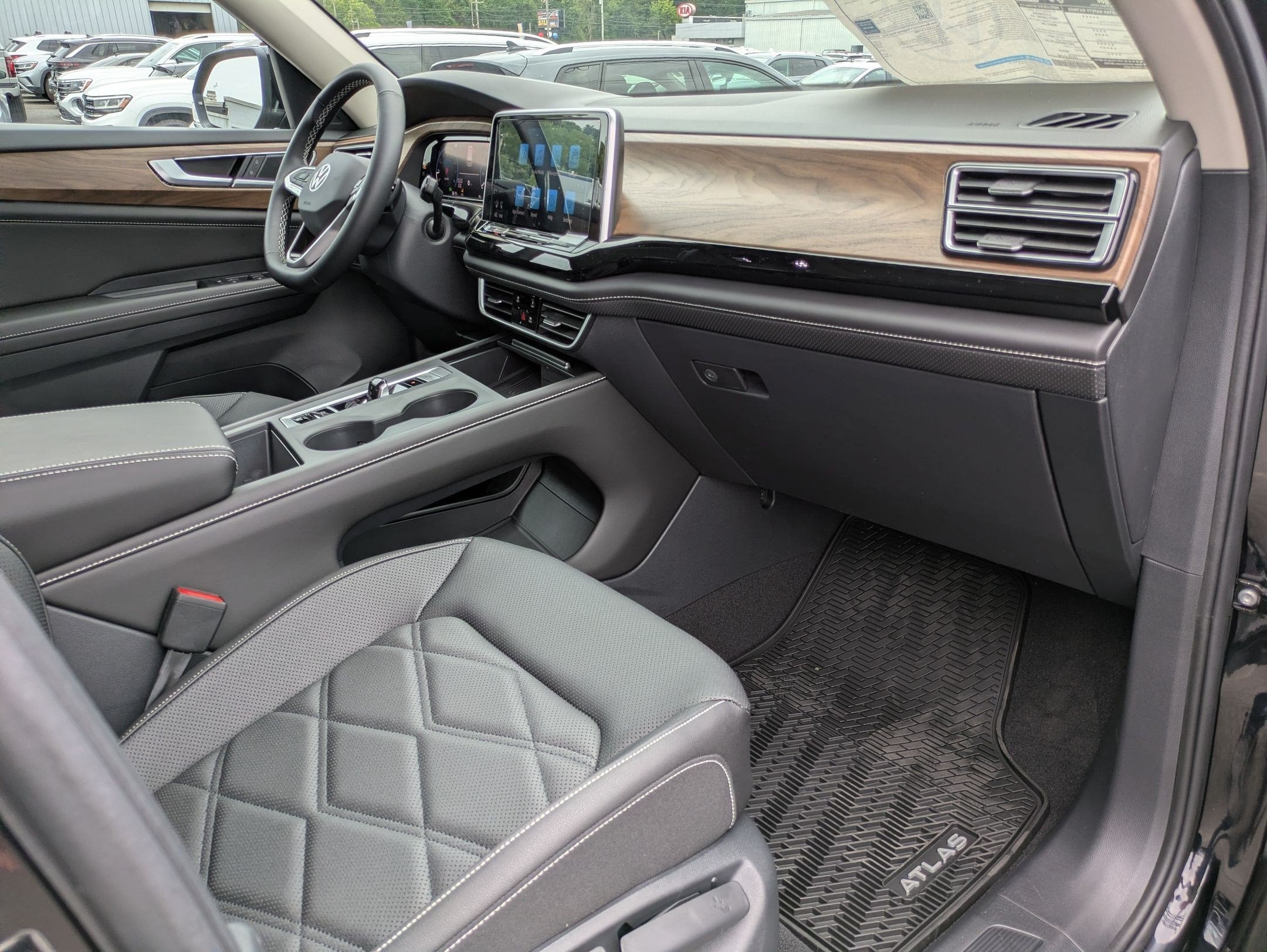 2026 Volkswagen Atlas 2.0T SE