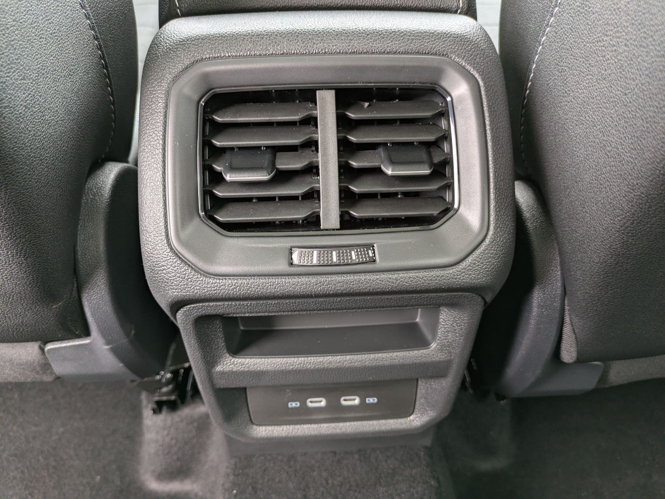 2026 Volkswagen Taos 1.5T SE Black
