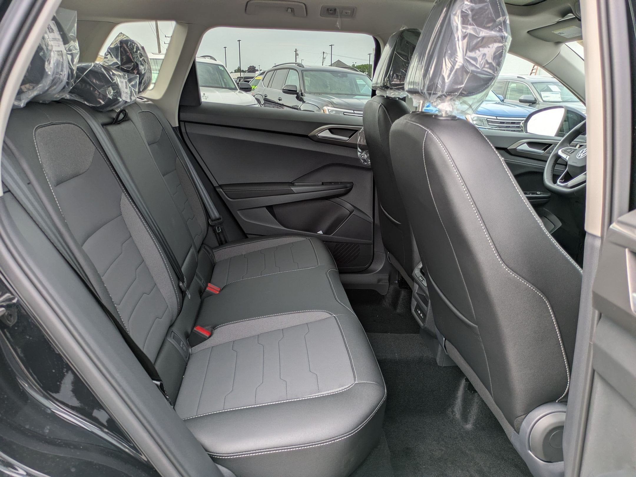 2026 Volkswagen Taos 1.5T SE Black