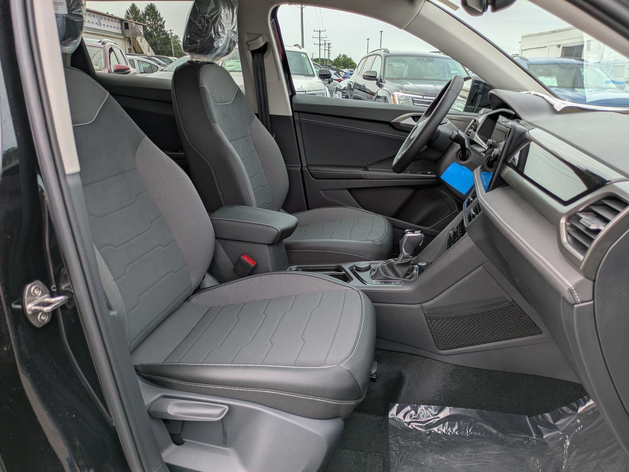 2026 Volkswagen Taos 1.5T SE Black