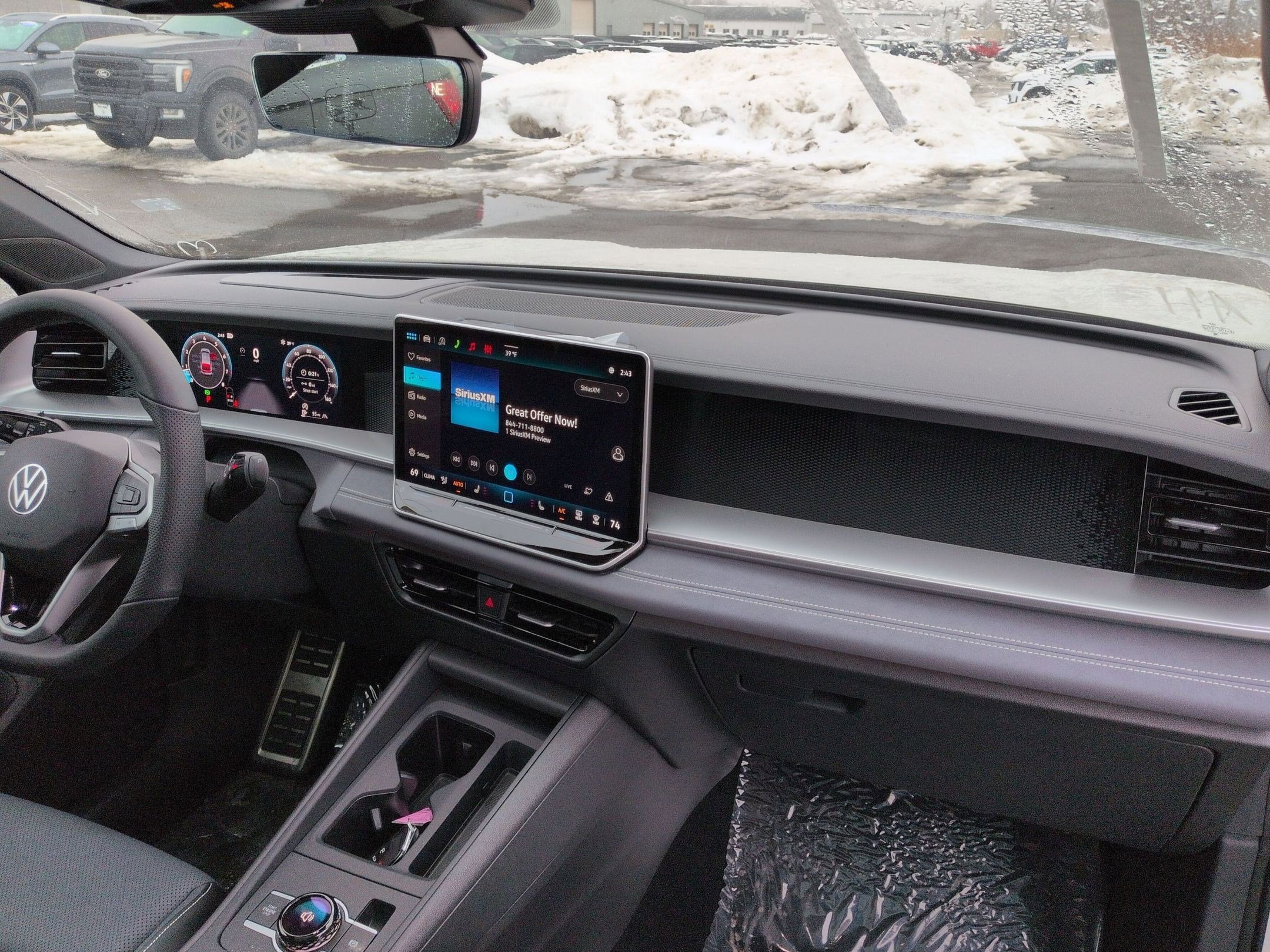 2026 Volkswagen Tiguan 2.0T SE R-Line Black