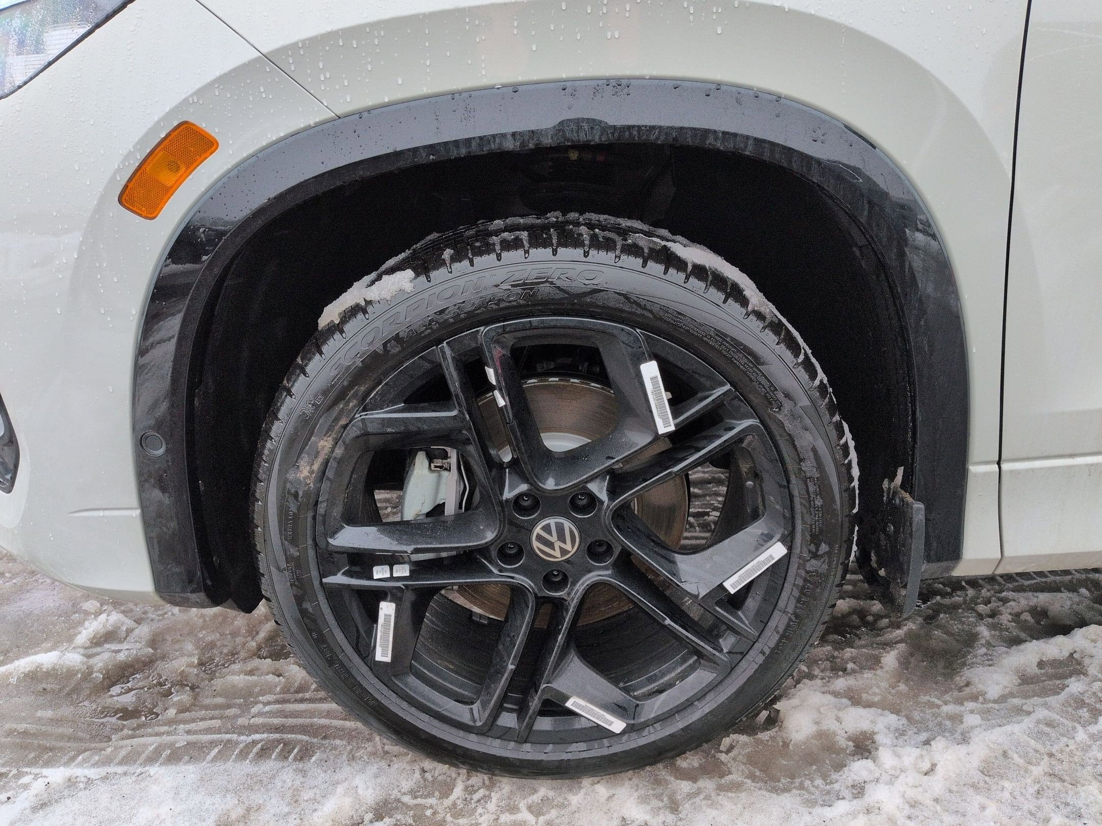 2026 Volkswagen Tiguan 2.0T SE R-Line Black