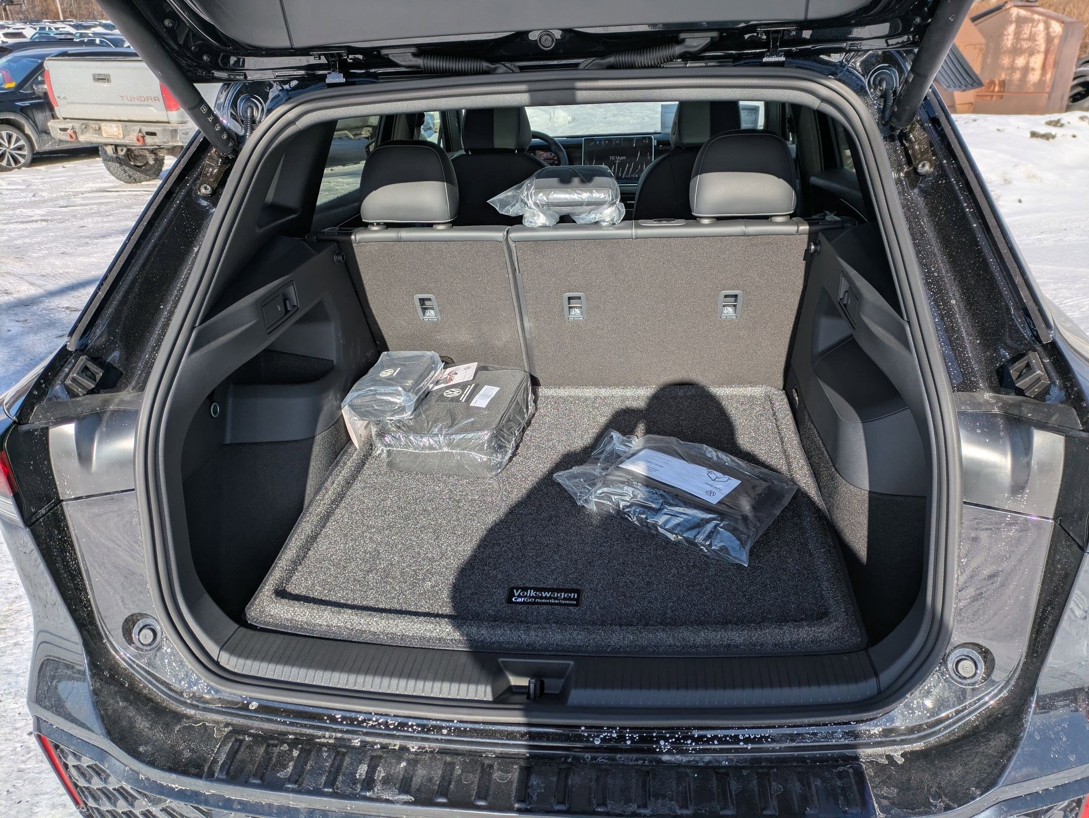 2026 Volkswagen Tiguan 2.0T SE R-Line Black