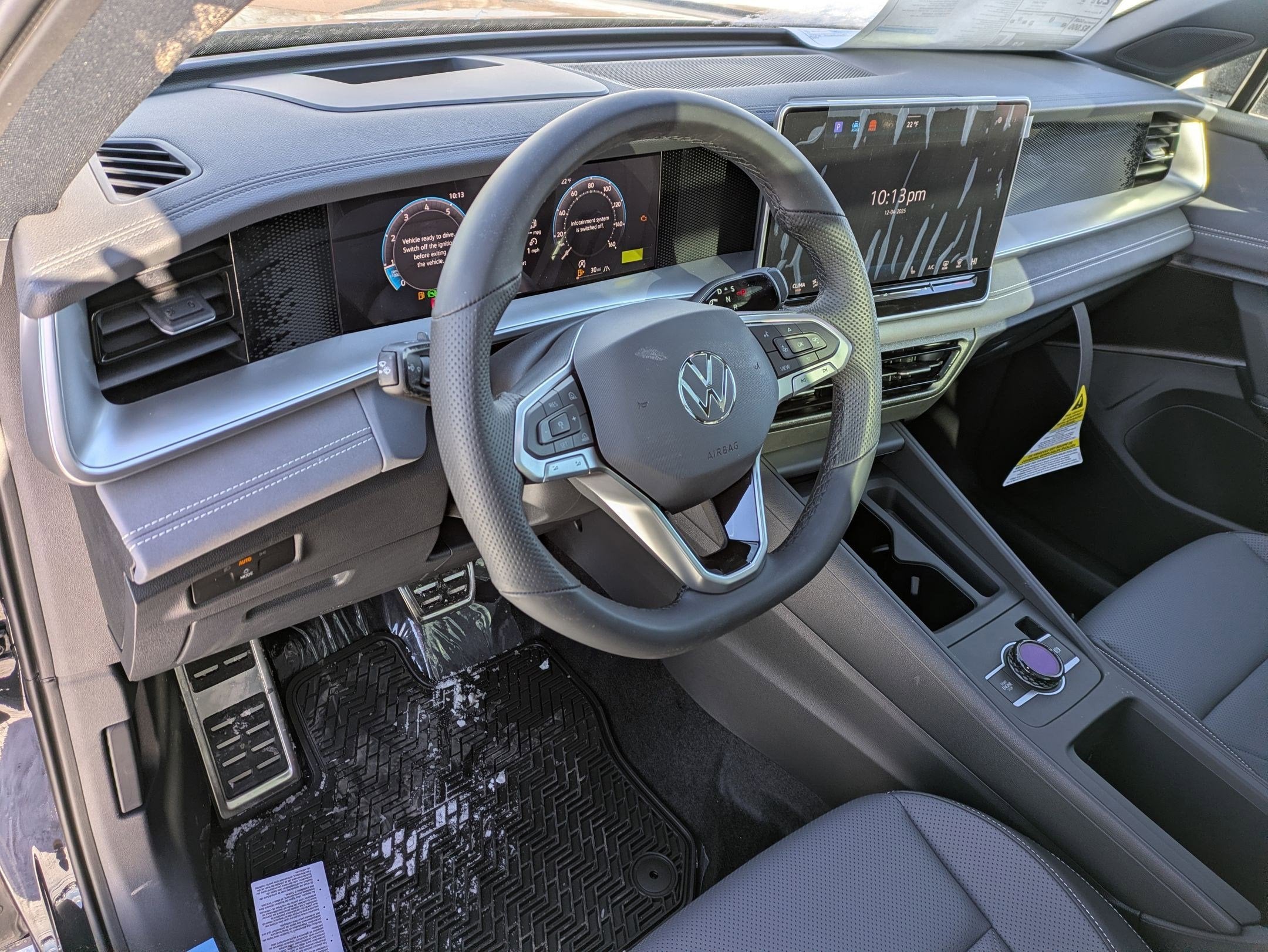 2026 Volkswagen Tiguan 2.0T SE R-Line Black